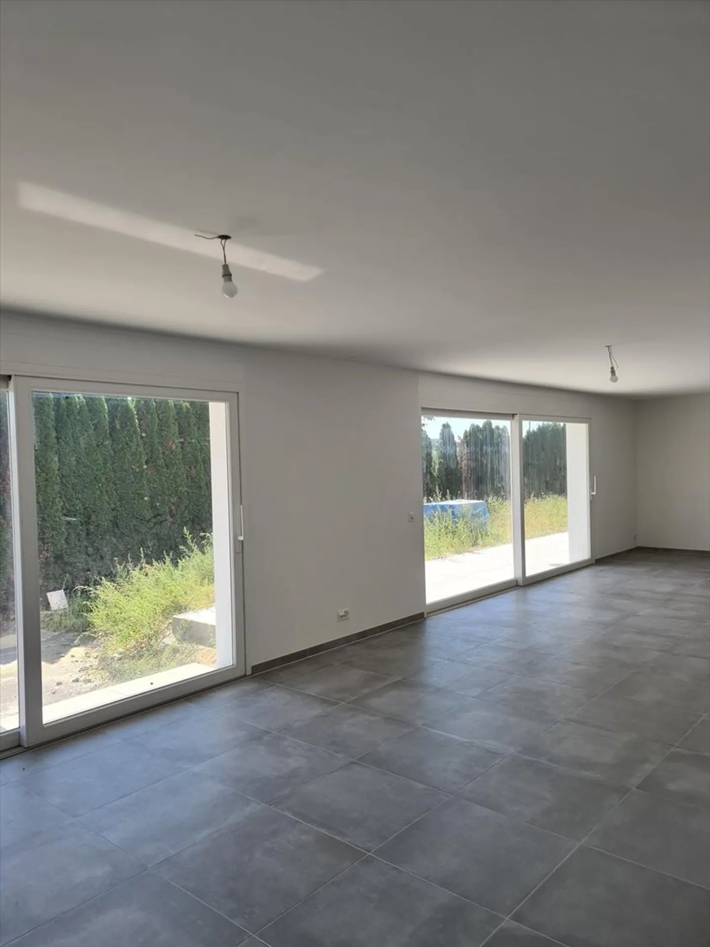 Affittare spazio commerciale 125 m² Rosé - Foto 2 di 5