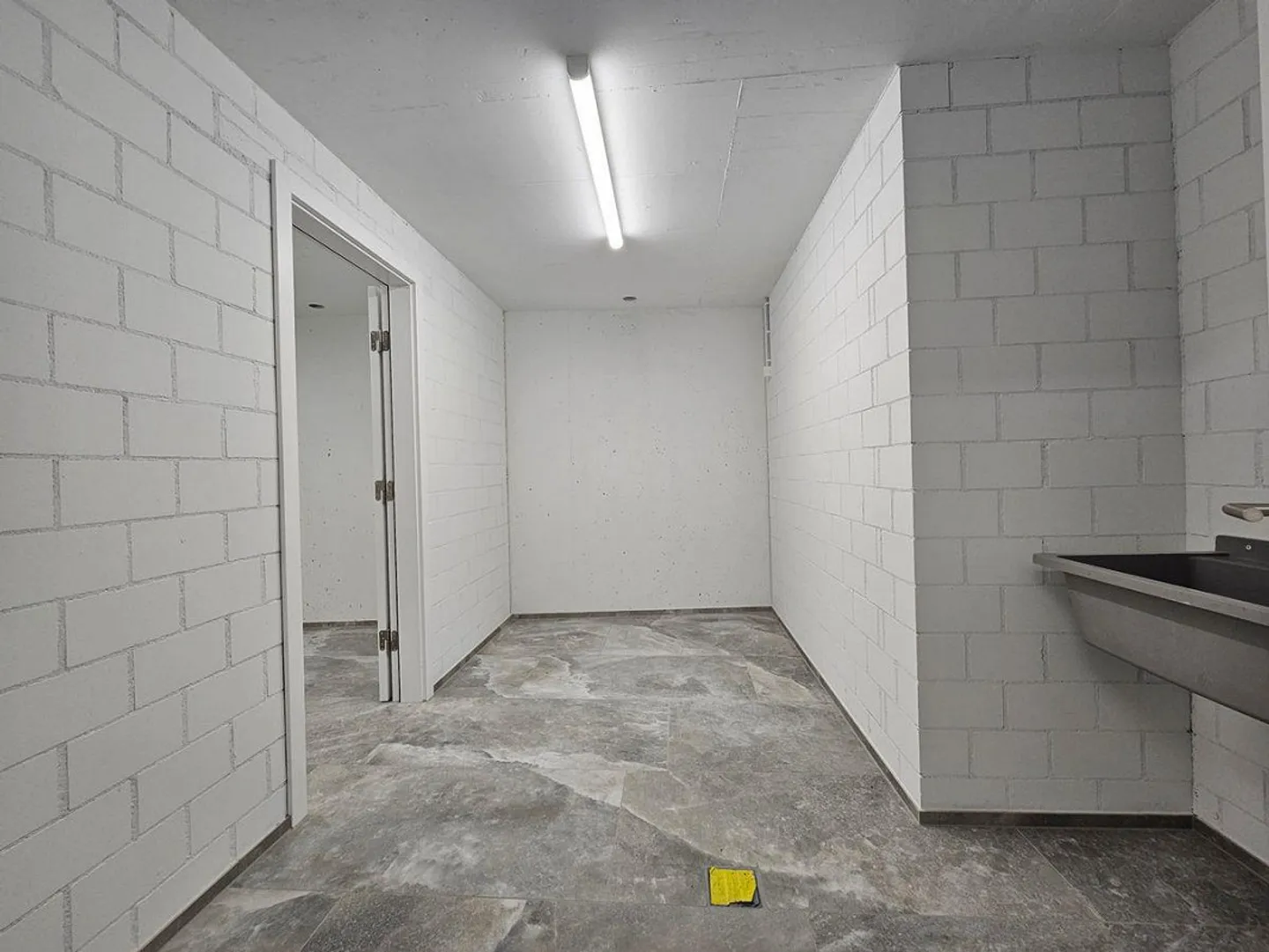 NUOVA COSTRUZIONE IN UNA POSIZIONE TOP (APP-C) CON PIAZZALE SPAZIOSO 40 m2 E LAVANDERIA PRIVATA E CANTINA (17,4 m2) - Foto 9 di 11