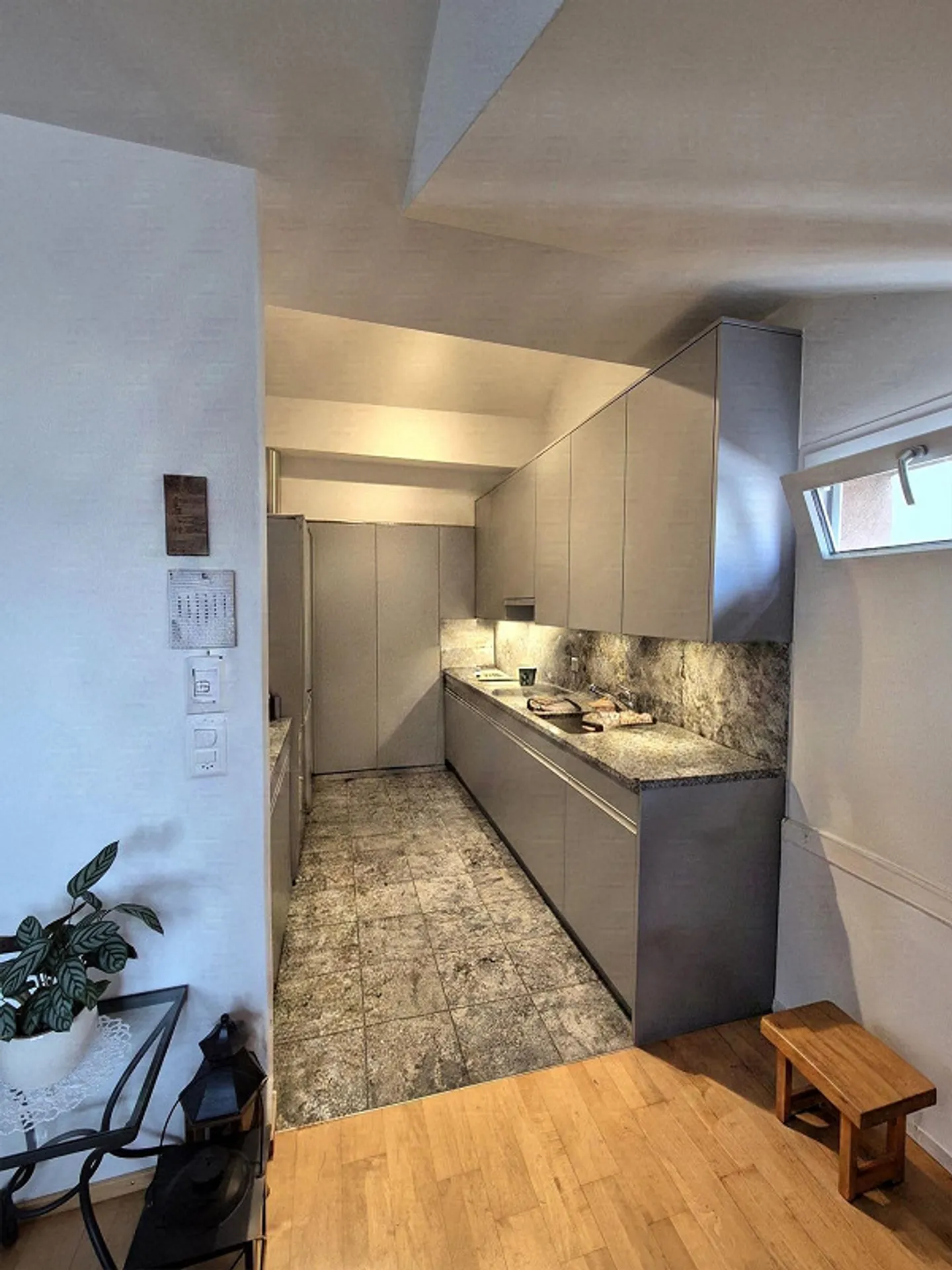 Appartamento Attico di 3,5 Stanze con Terrazza Privata sul Tetto - Foto 7 di 12