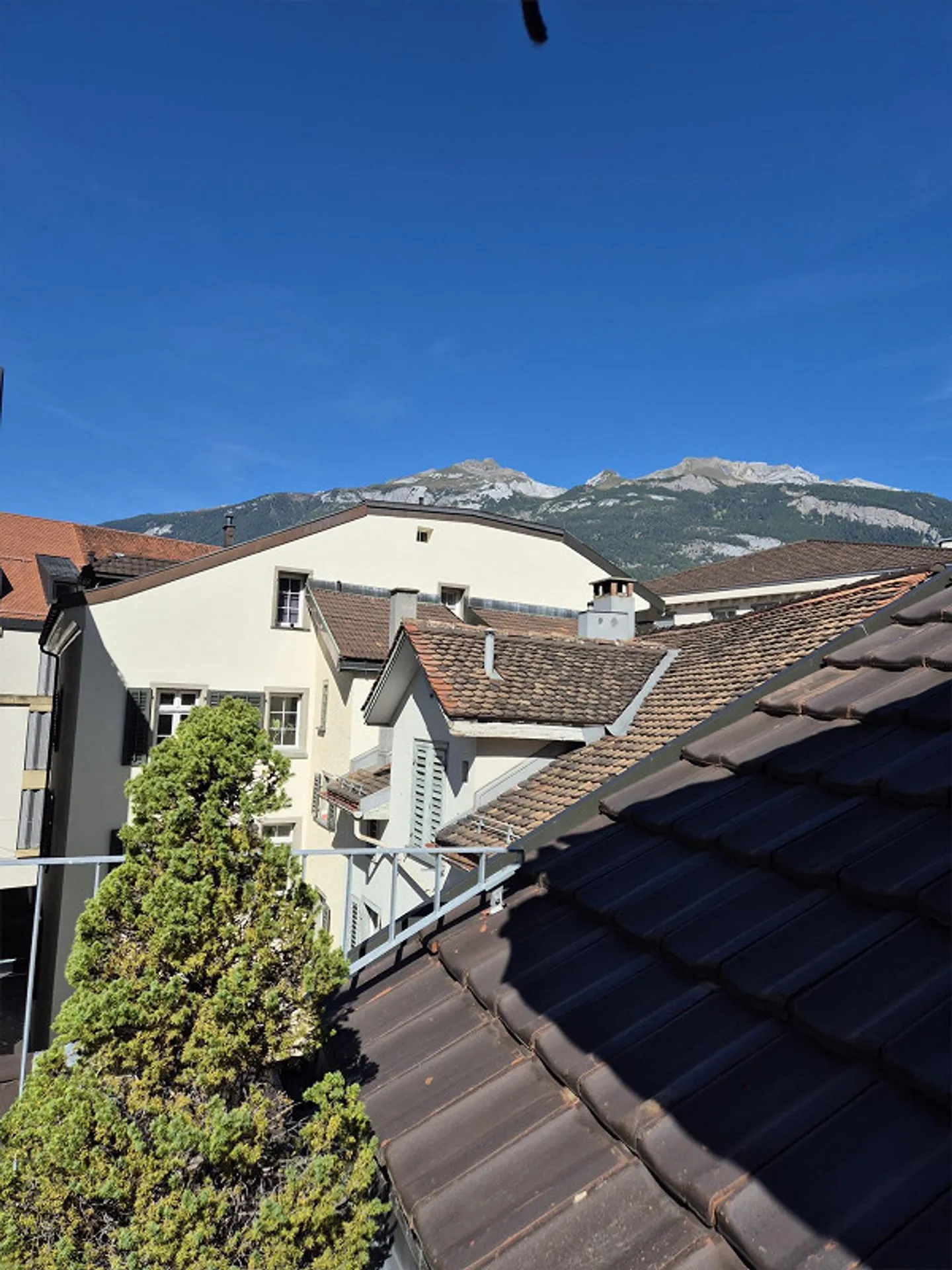 Appartamento Attico di 3,5 Stanze con Terrazza Privata sul Tetto - Foto 2 di 12