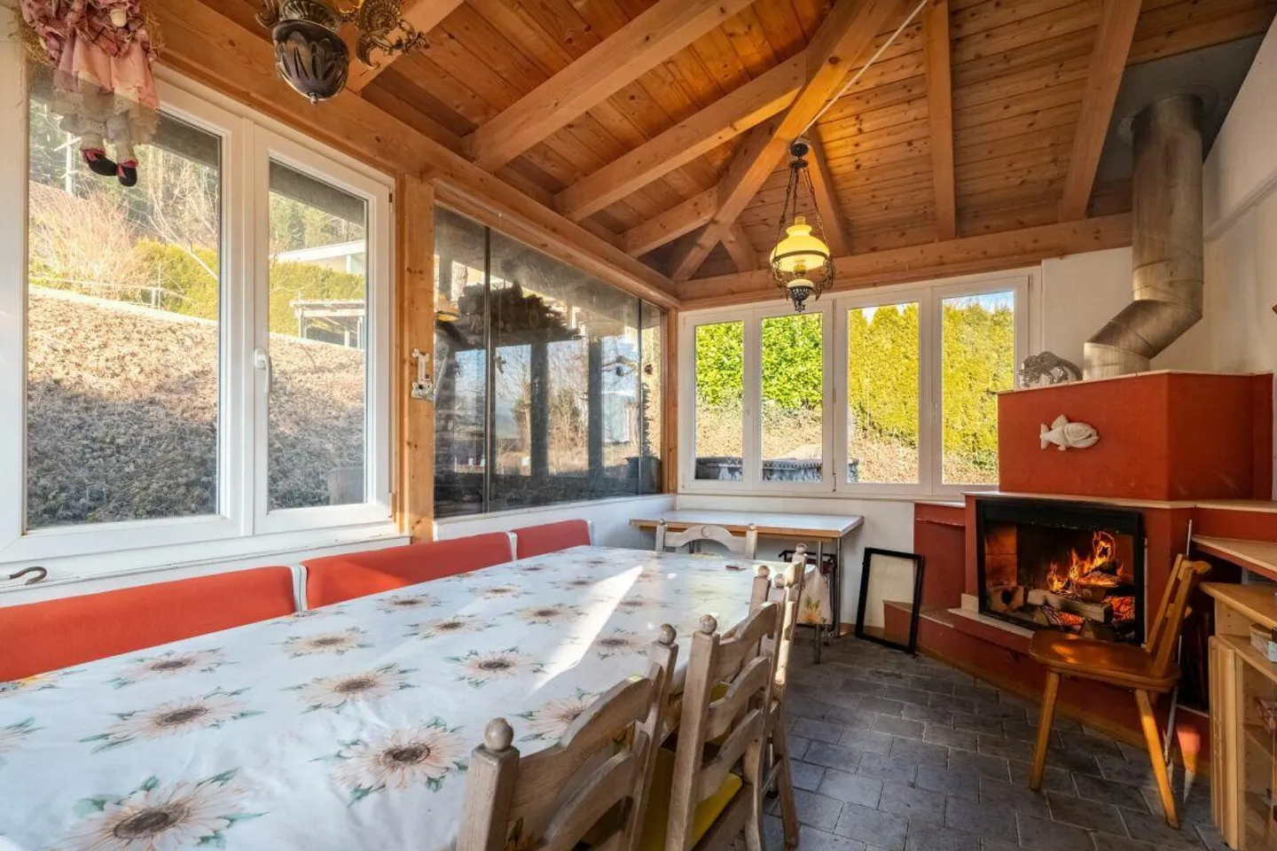 Spacious multi-generational house with extensive land reserve - Photo 10 of 12