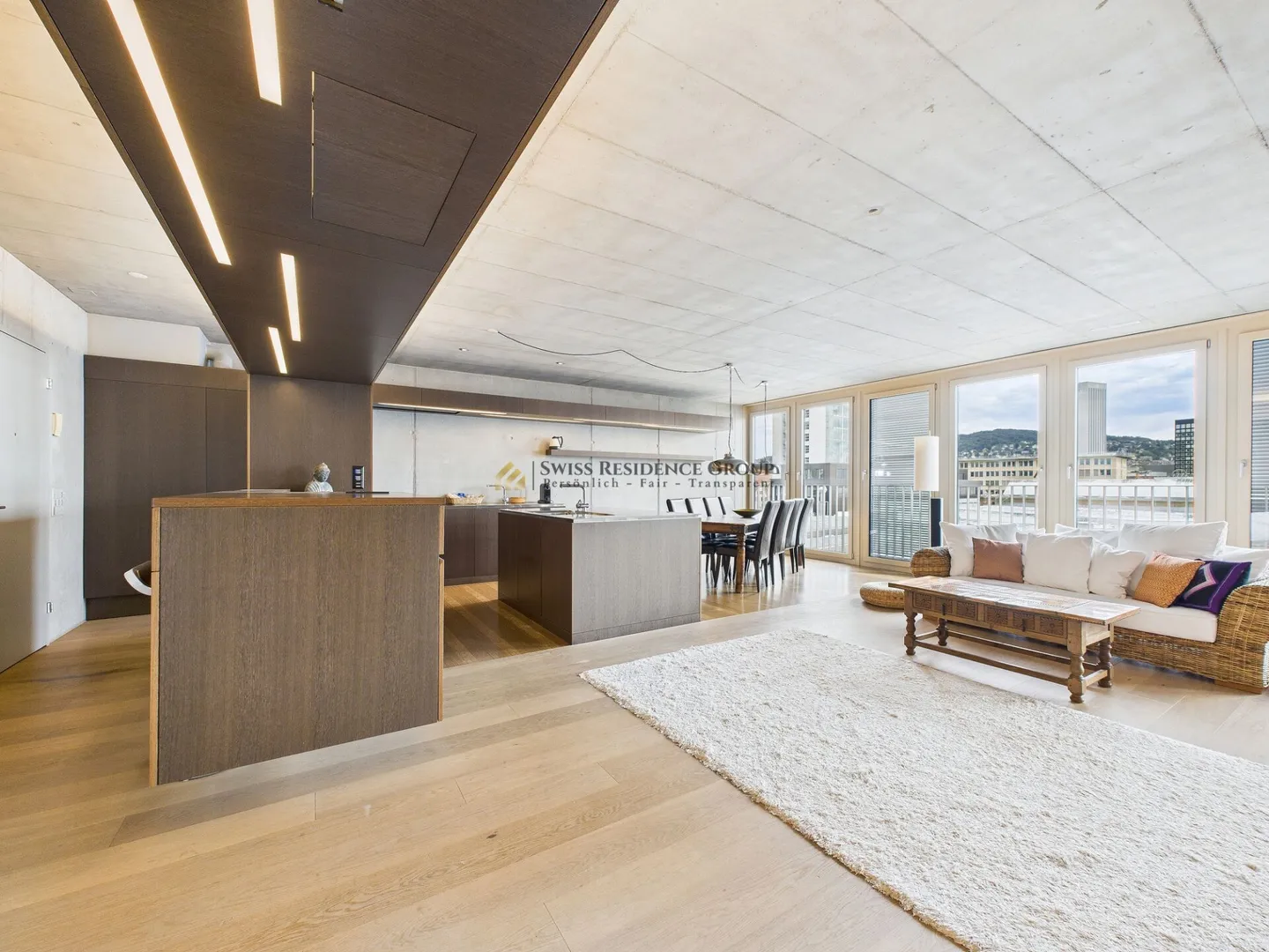 Partially furnished, high-quality and exclusive loft in Zurich - Photo 2 of 8