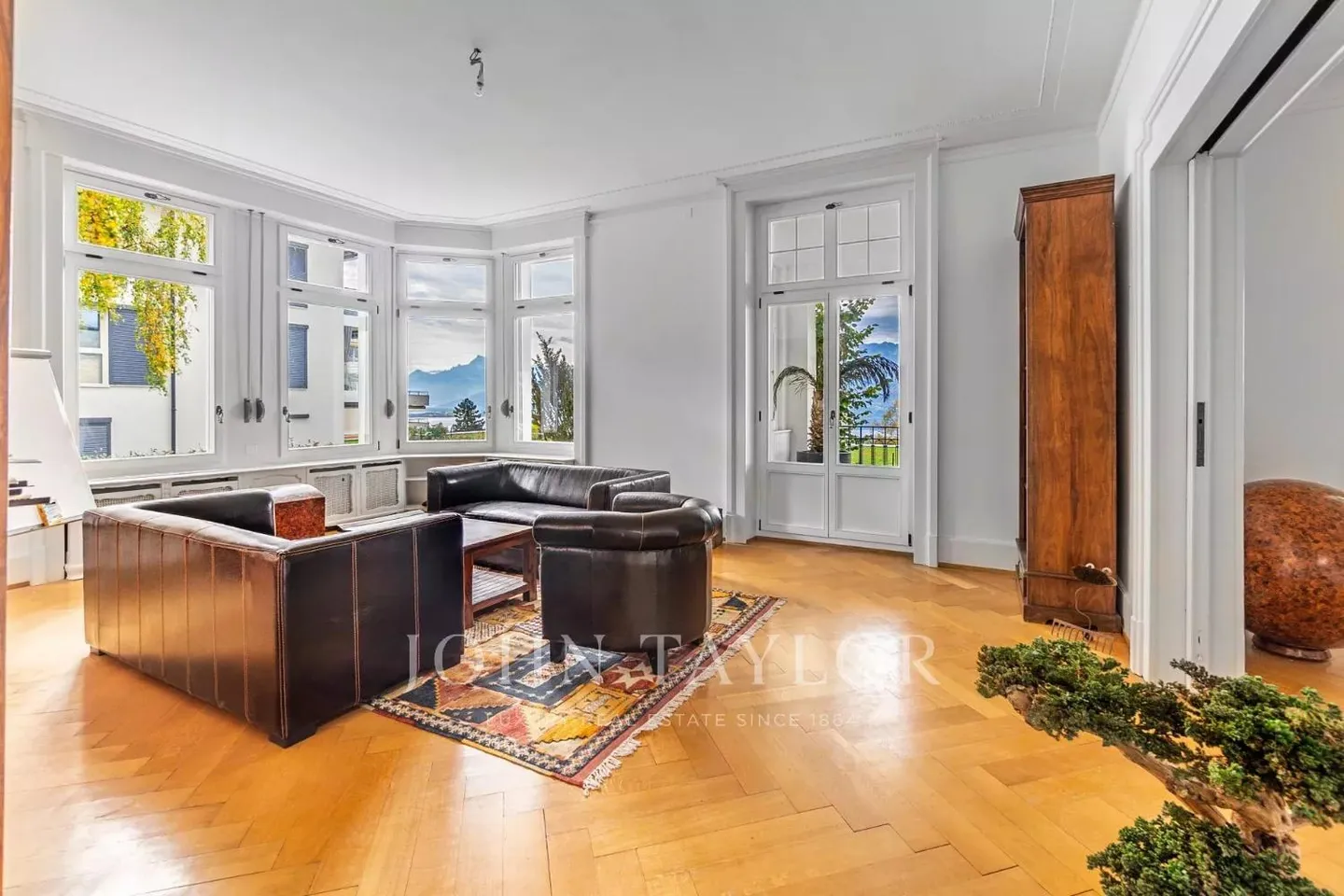 Magnificent Country House with Spectacular Lake View - Photo 2 of 13