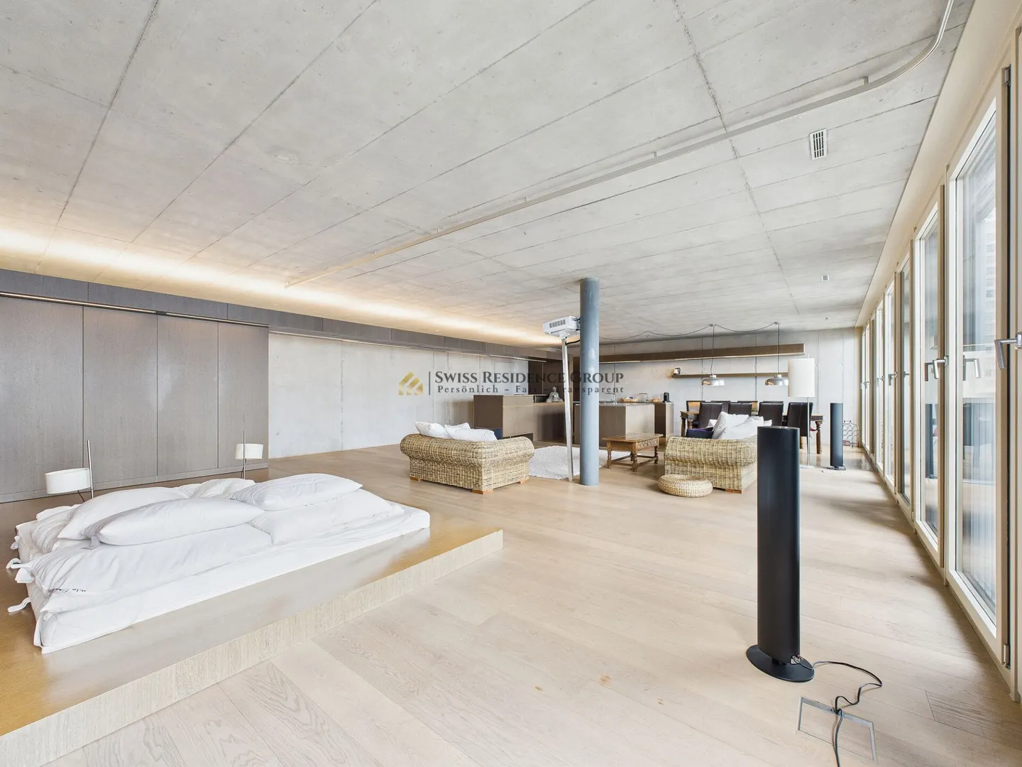 Partially furnished, high-quality and exclusive loft in Zurich - Photo 4 of 8