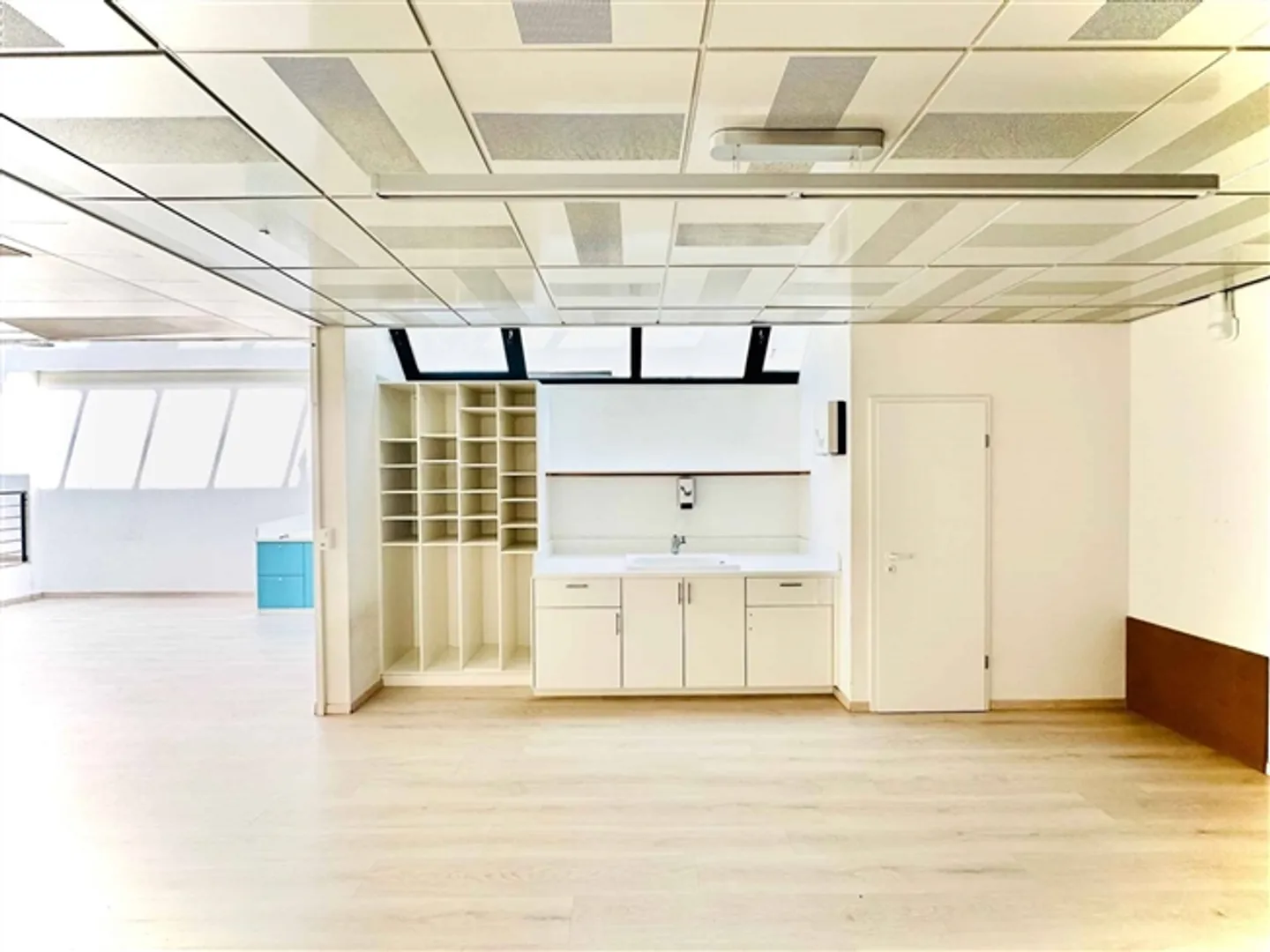 Arcade, exhibition space, premises of 181 m2 for rent in Nyon - Photo 4 of 5