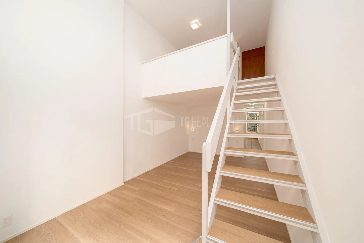 DUPLEX MIT GARTEN IM ZENTRUM VON LUGANO - Foto 11 von 14