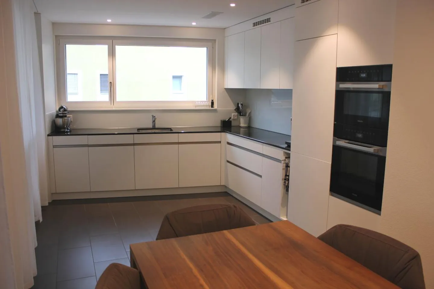 Grosszügige 2.5-Zimmer-Wohnung in Seenähe - Foto 3 von 14