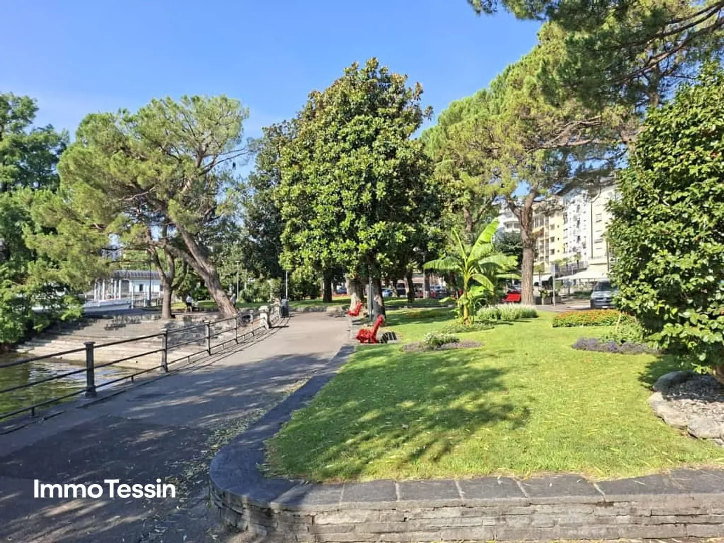 Rarità: Vivere in una posizione assolutamente privilegiata direttamente sulla famosa passeggiata del lago di Muralto / Locarno - Foto 6 di 13