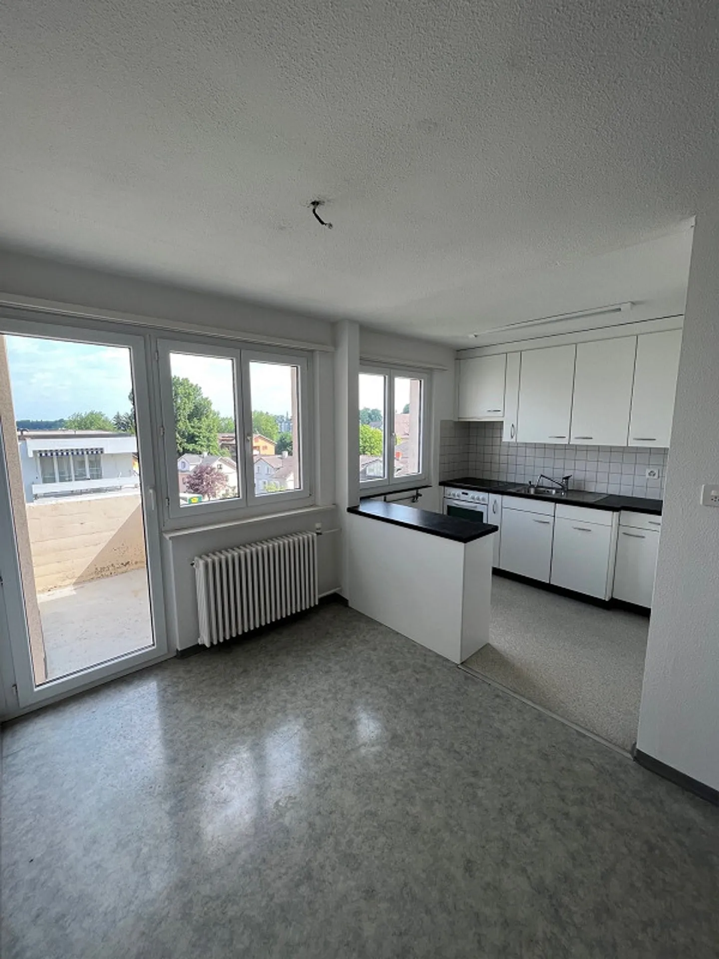 Wohnung mit offenem Grundriss, zwei Balkone - Foto 1 von 9