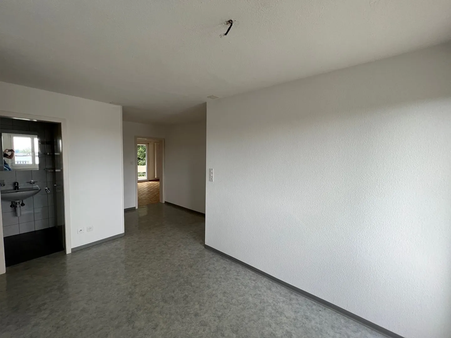 Wohnung mit offenem Grundriss, zwei Balkone - Foto 2 von 9