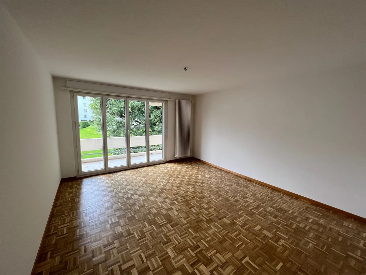 Wohnung mit offenem Grundriss, zwei Balkone - Foto 3 von 9