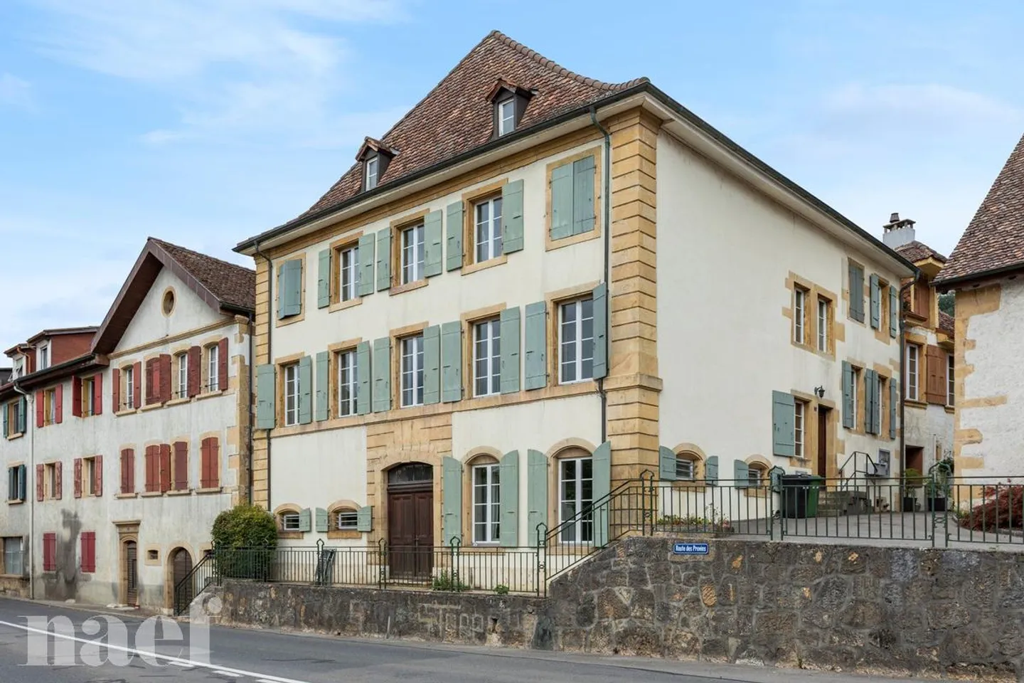 A Cornaux, nel cuore del villaggio, appartamento al primo piano in una bella casa di villaggio - Foto 1 di 13