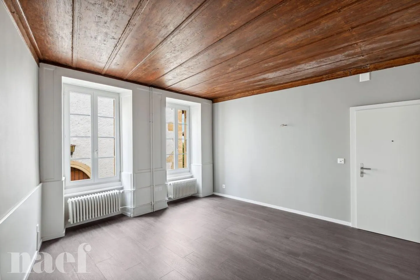 A Cornaux, nel cuore del villaggio, appartamento al primo piano in una bella casa di villaggio - Foto 4 di 13