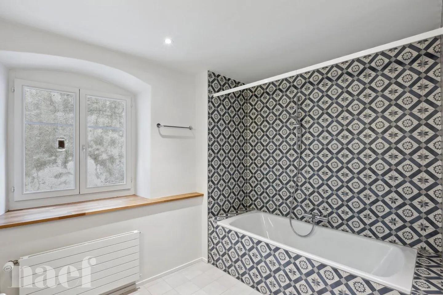 A Cornaux, nel cuore del villaggio, appartamento al primo piano in una bella casa di villaggio - Foto 9 di 13