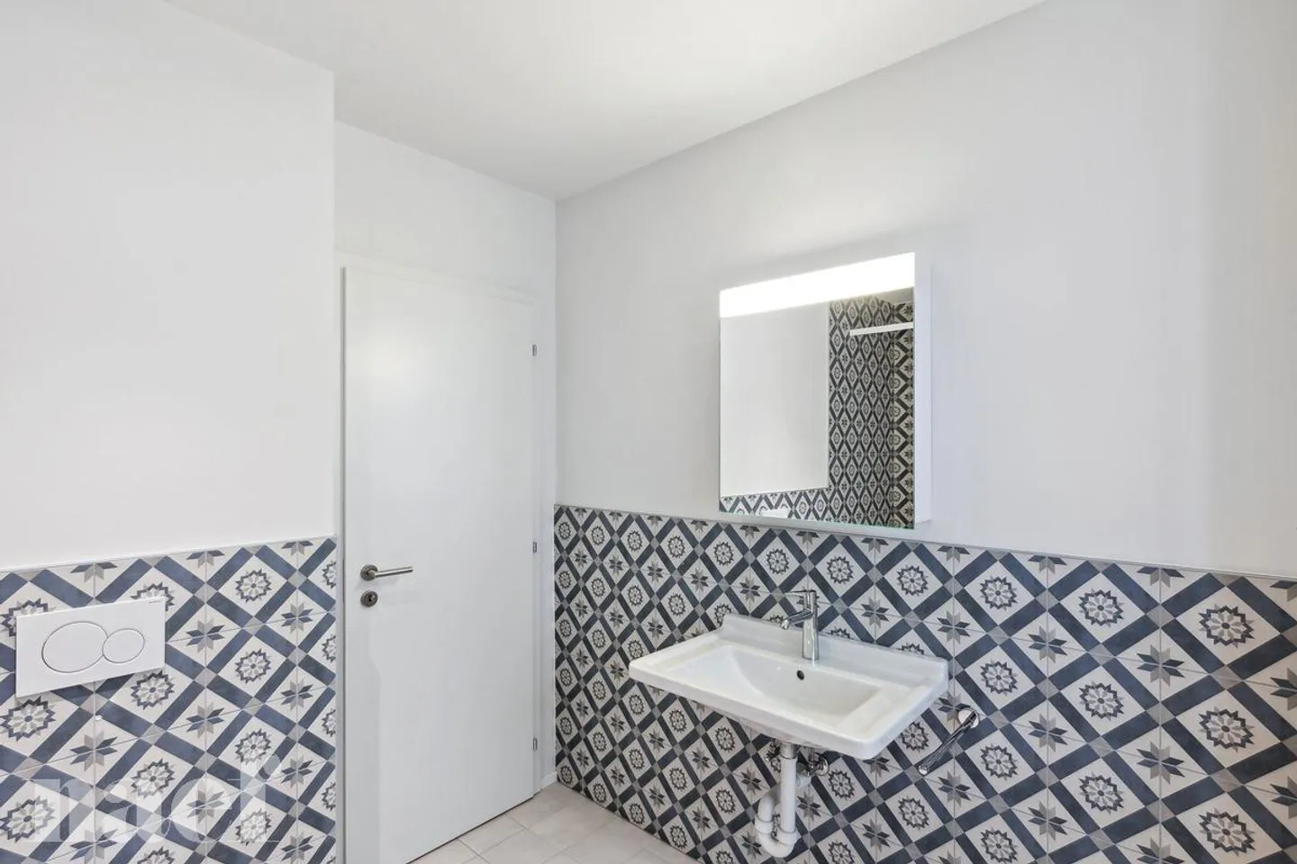 A Cornaux, nel cuore del villaggio, appartamento al primo piano in una bella casa di villaggio - Foto 10 di 13