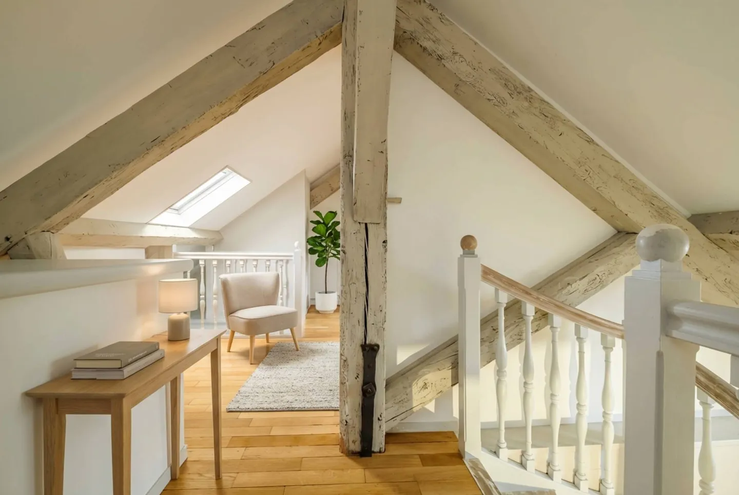 Charming Duplex in Old Town - Photo 3 of 6