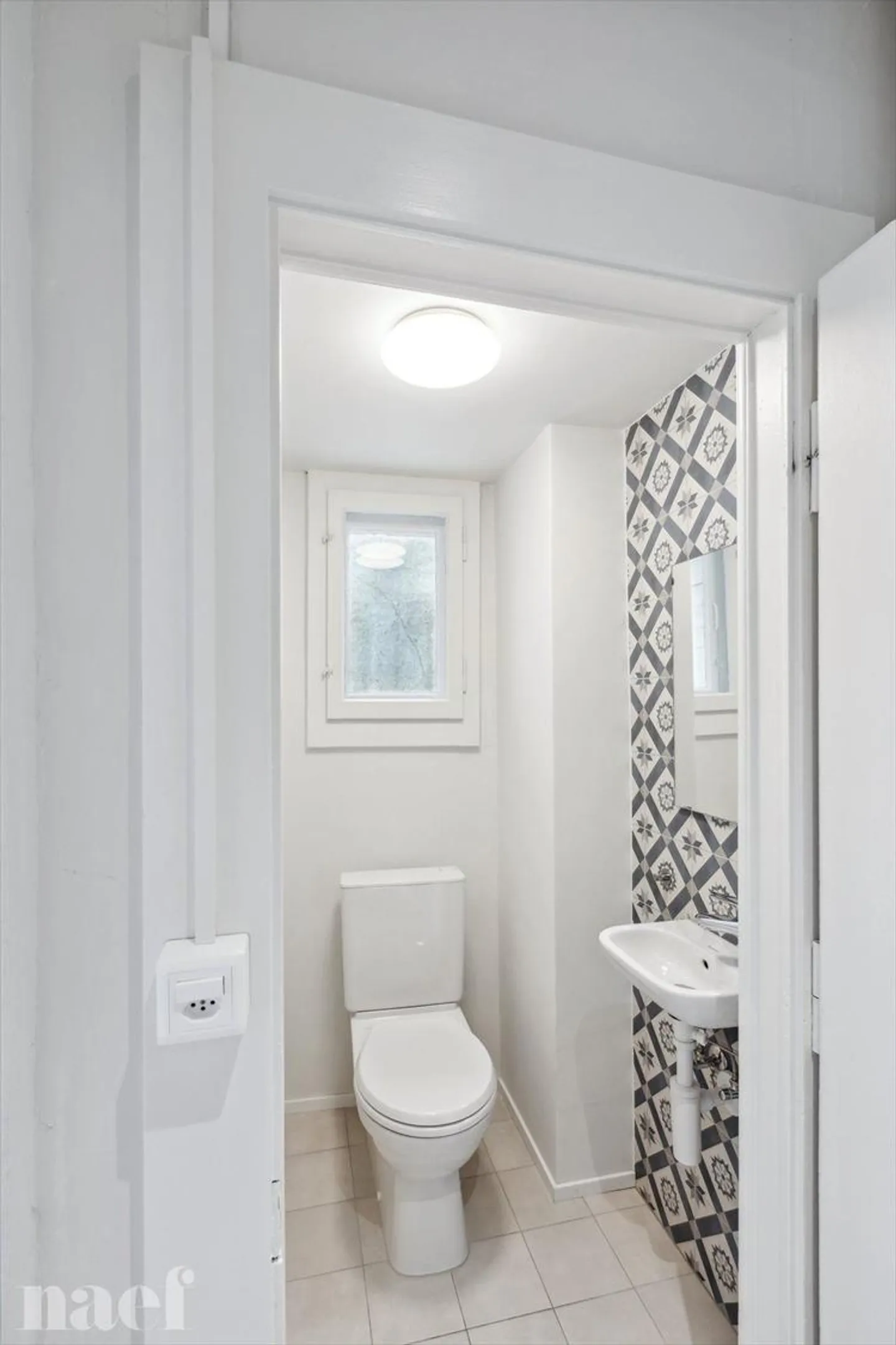 A Cornaux, nel cuore del villaggio, appartamento al primo piano in una bella casa di villaggio - Foto 7 di 13