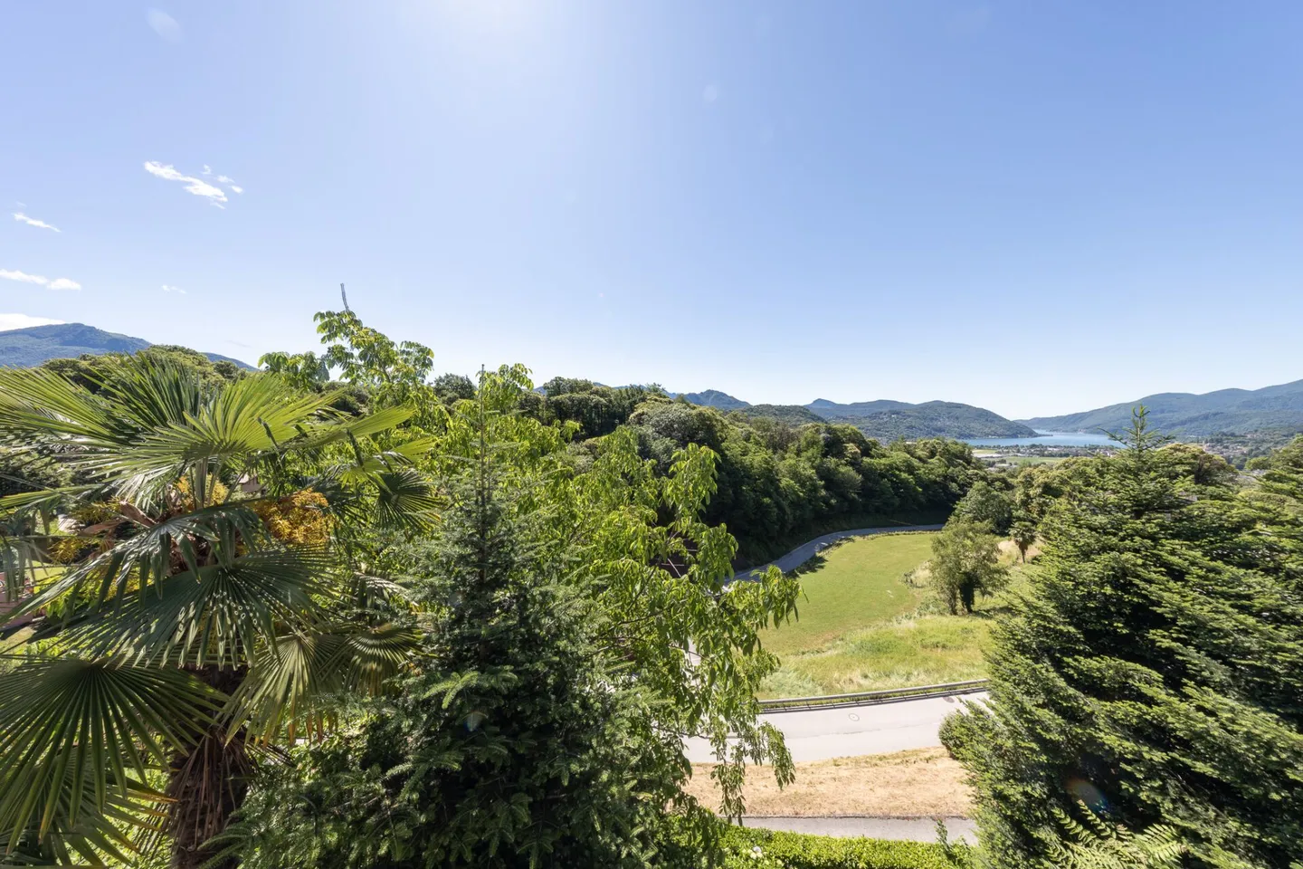 Large villa with three apartments, pool and open view - Photo 1 of 23