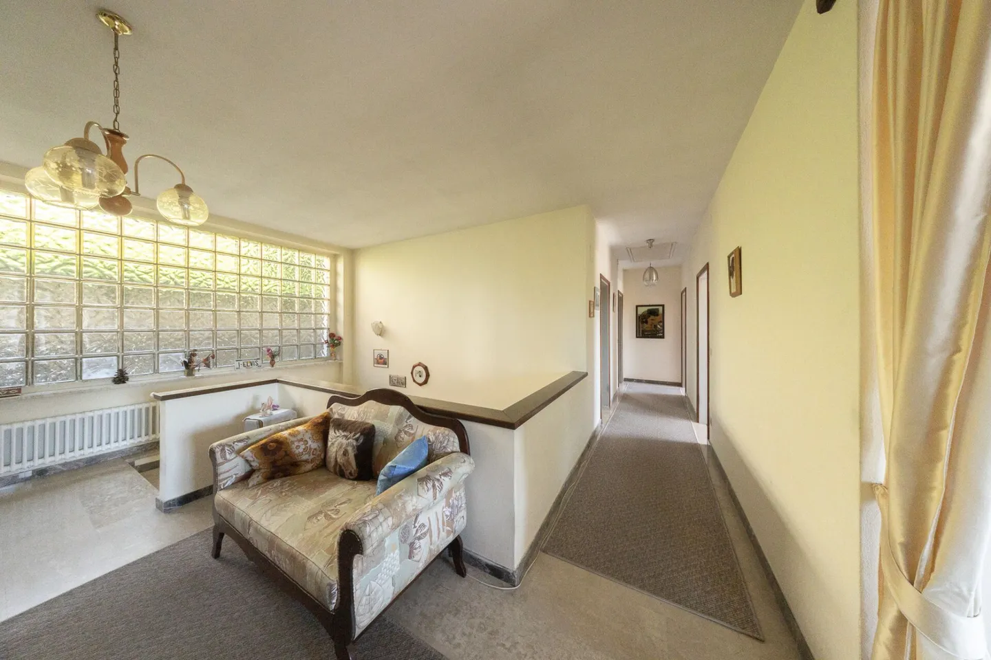 Large villa with three apartments, pool and open view - Photo 10 of 23