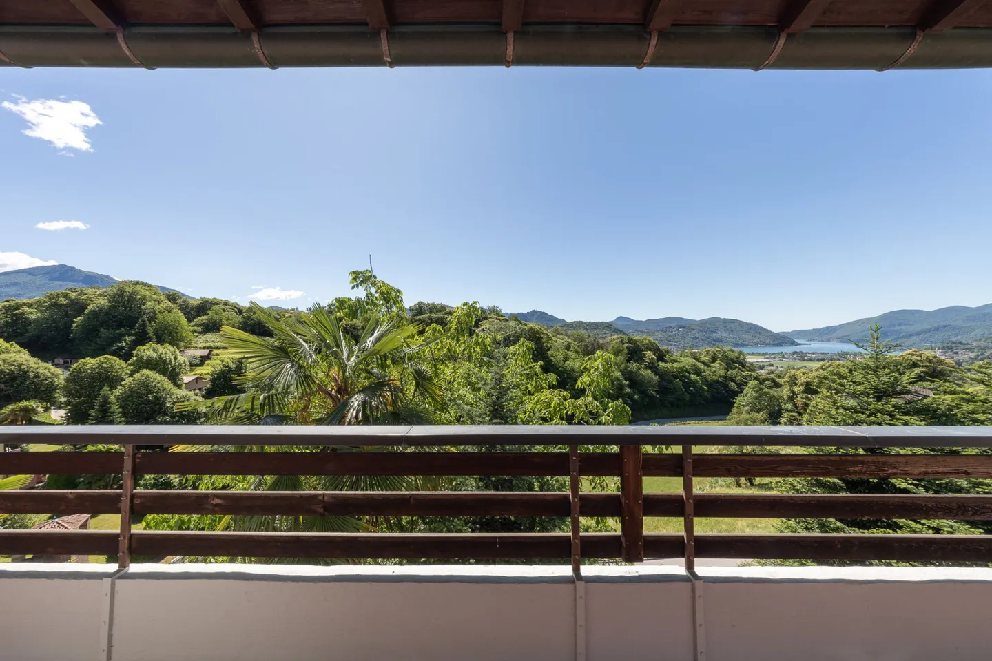Large villa with three apartments, pool and open view - Photo 13 of 23