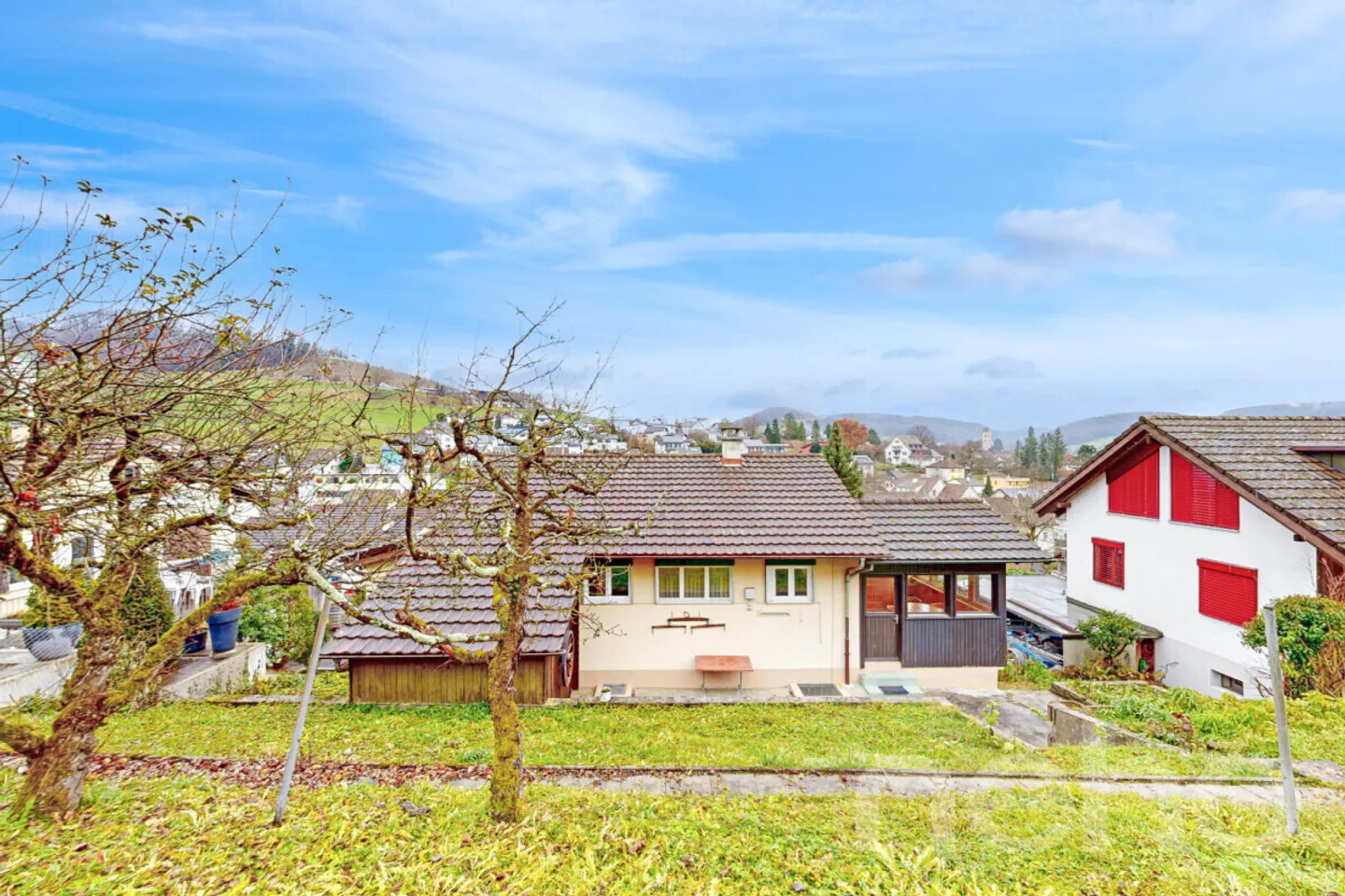 Single-family house with garden and great potential in Gelterkinden - Photo 3 of 12