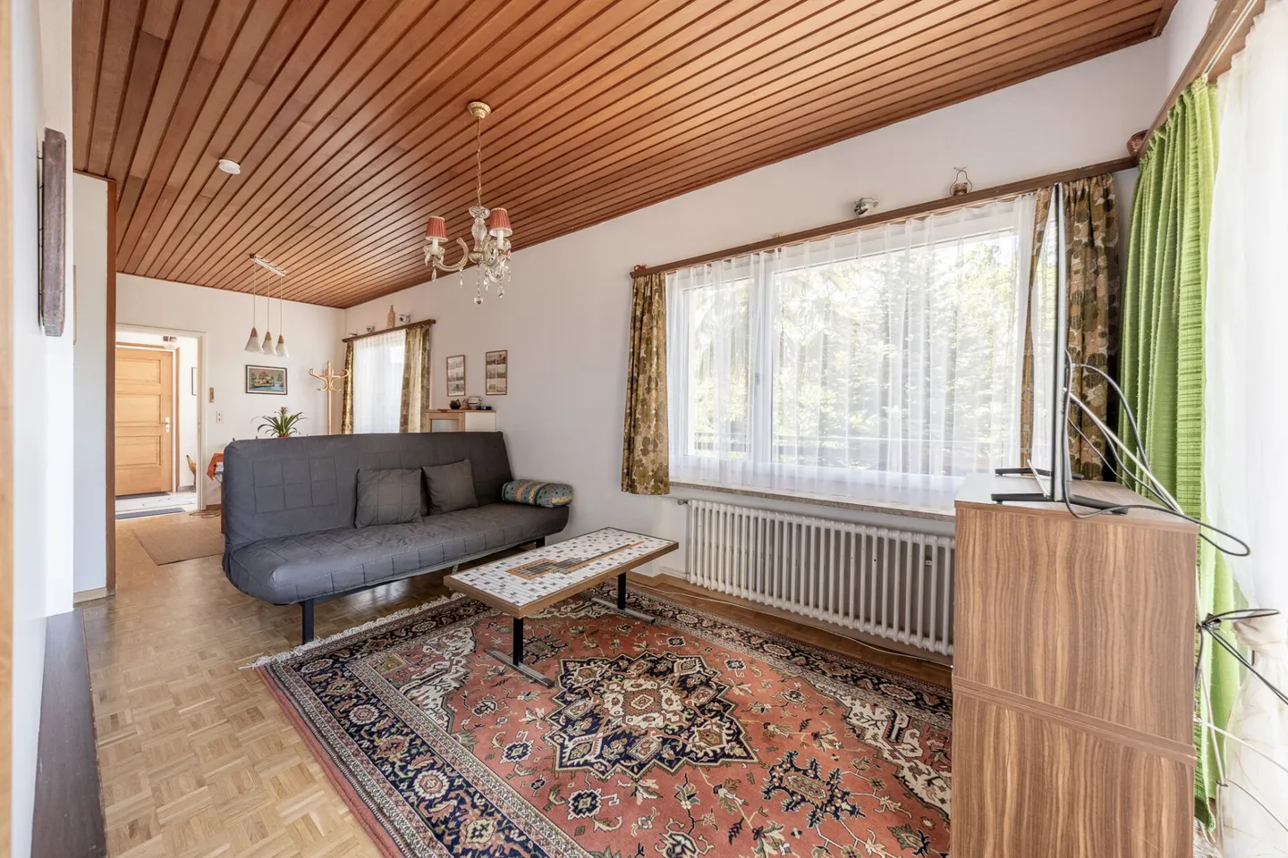 Large villa with three apartments, pool and open view - Photo 23 of 23