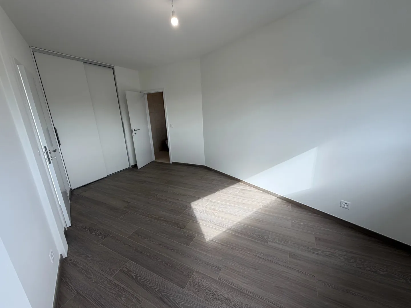 Modern Apartment with Balcony - Photo 16 of 16