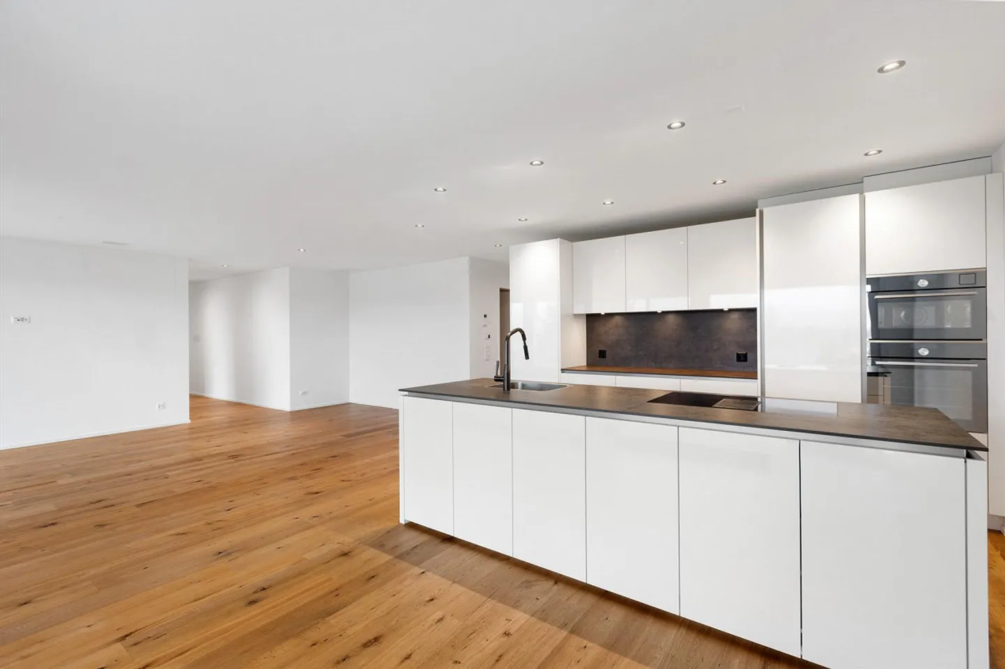 Unique Family Apartment 5.5 Rooms with Säntis View - Photo 5 of 19