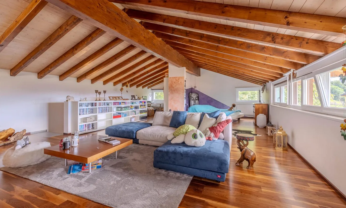 Bellissima casa con 6,5 stanze e giardino a Miglieglia - Foto 2 di 9