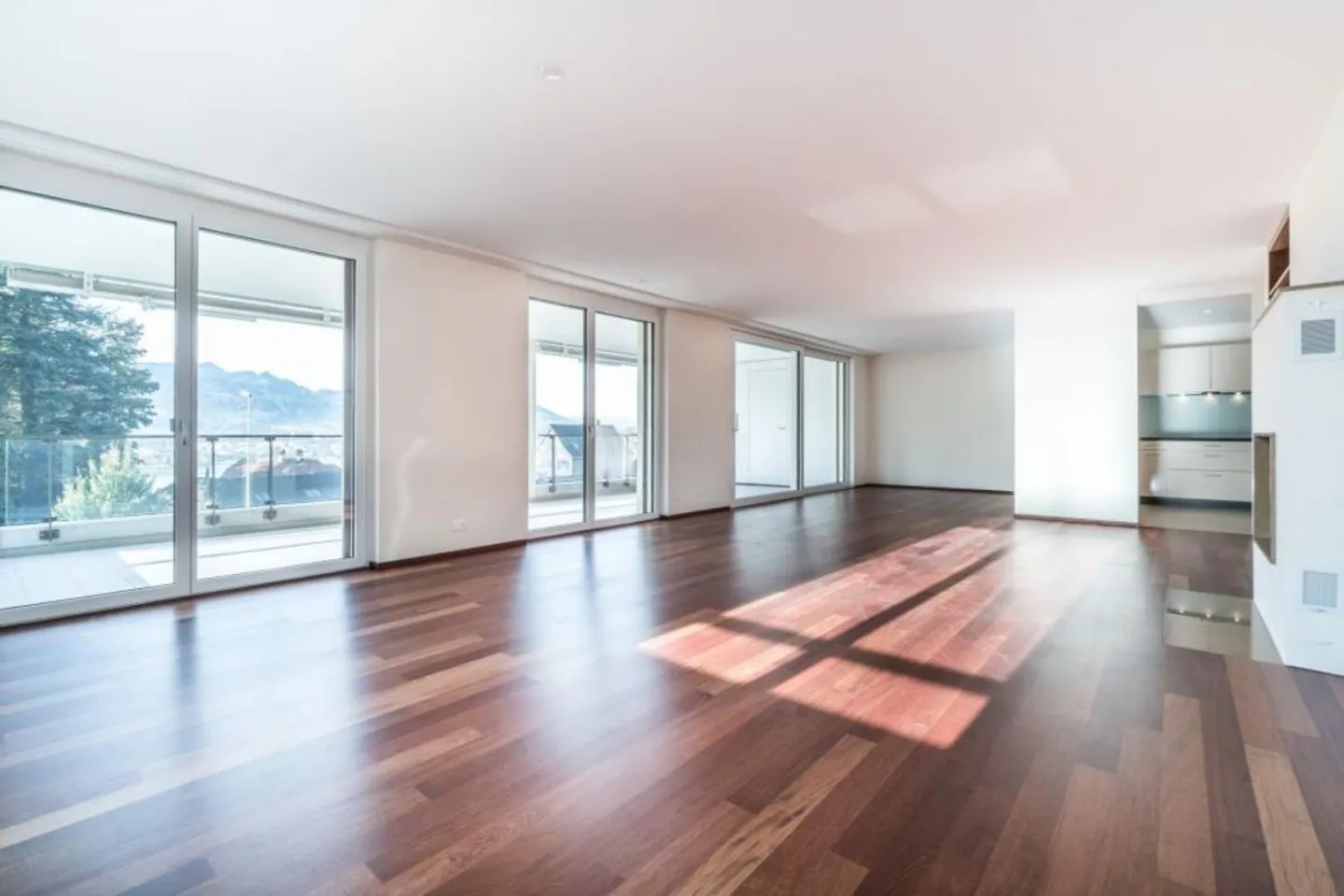 Attica appartamento da sogno con vista lago! - Foto 3 di 7