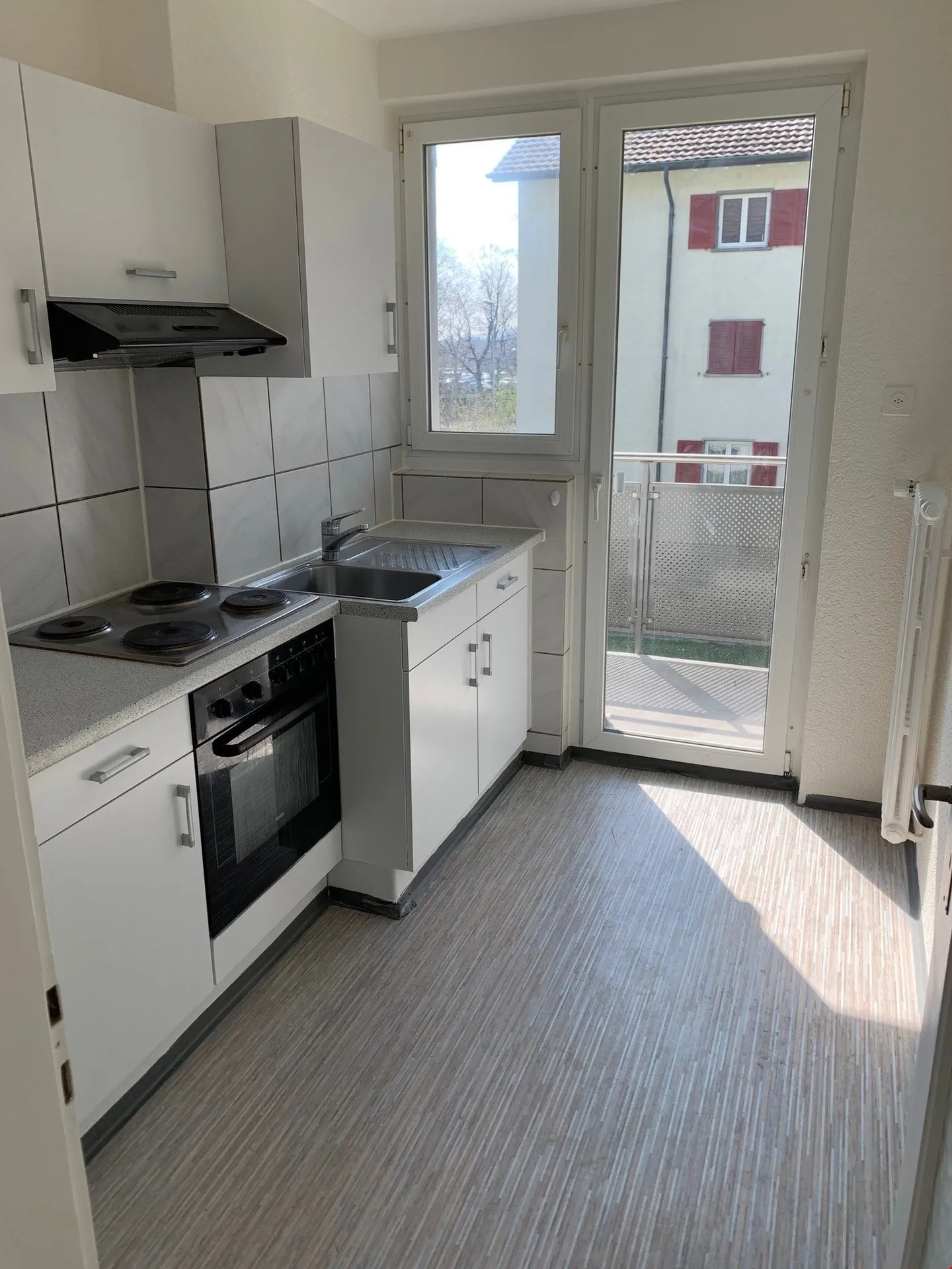 Bella e luminosa appartamento di 2 stanze con balcone - Foto 2 di 7