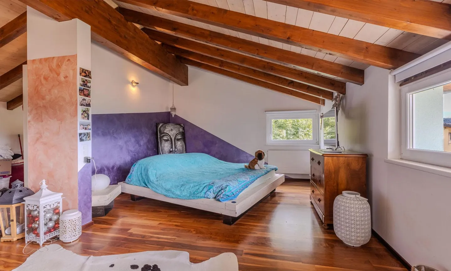 Bellissima casa con 6,5 stanze e giardino a Miglieglia - Foto 3 di 9