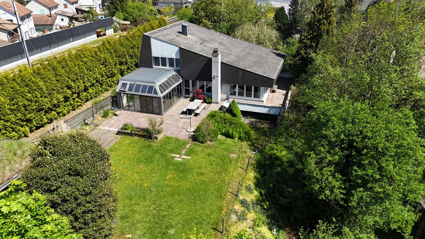 Une maison dans le vert, beaucoup de vie privée dans un emplacement central - Photo 15 sur 18