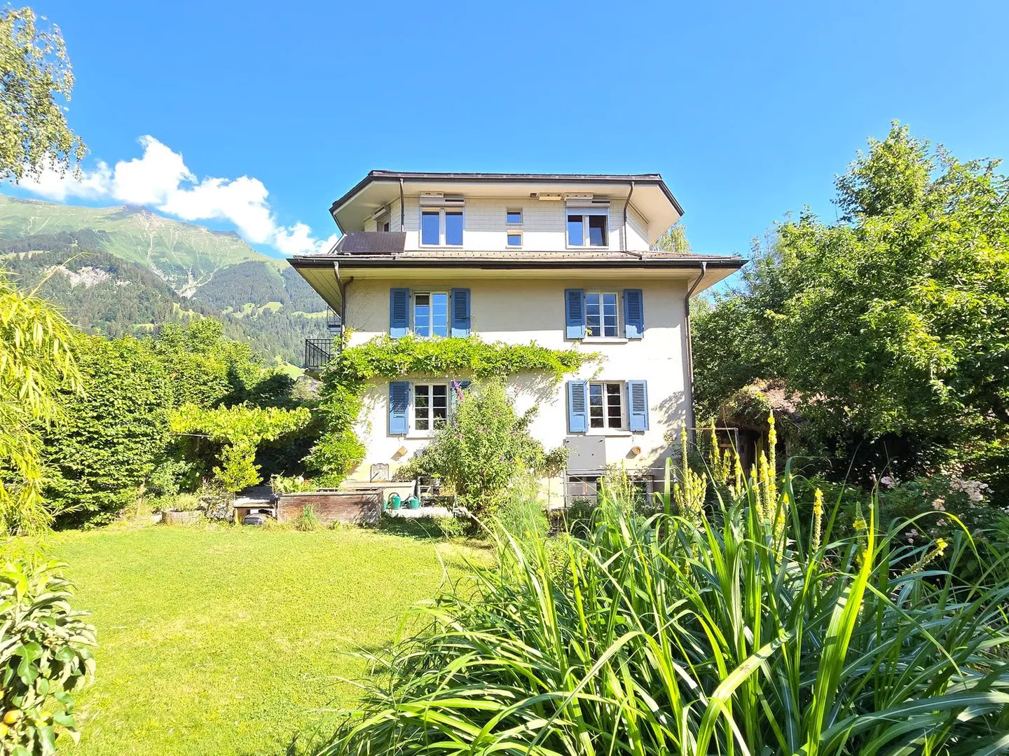 Charmantes Familienhaus mit Garten - Foto 1 von 65