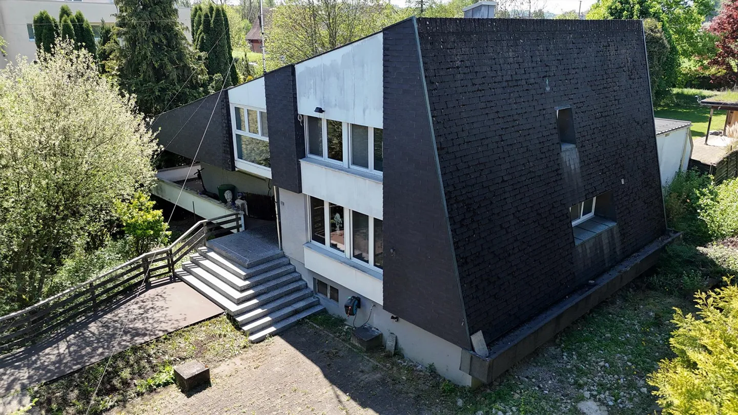 Une maison dans le vert, beaucoup de vie privée dans un emplacement central - Photo 4 sur 18