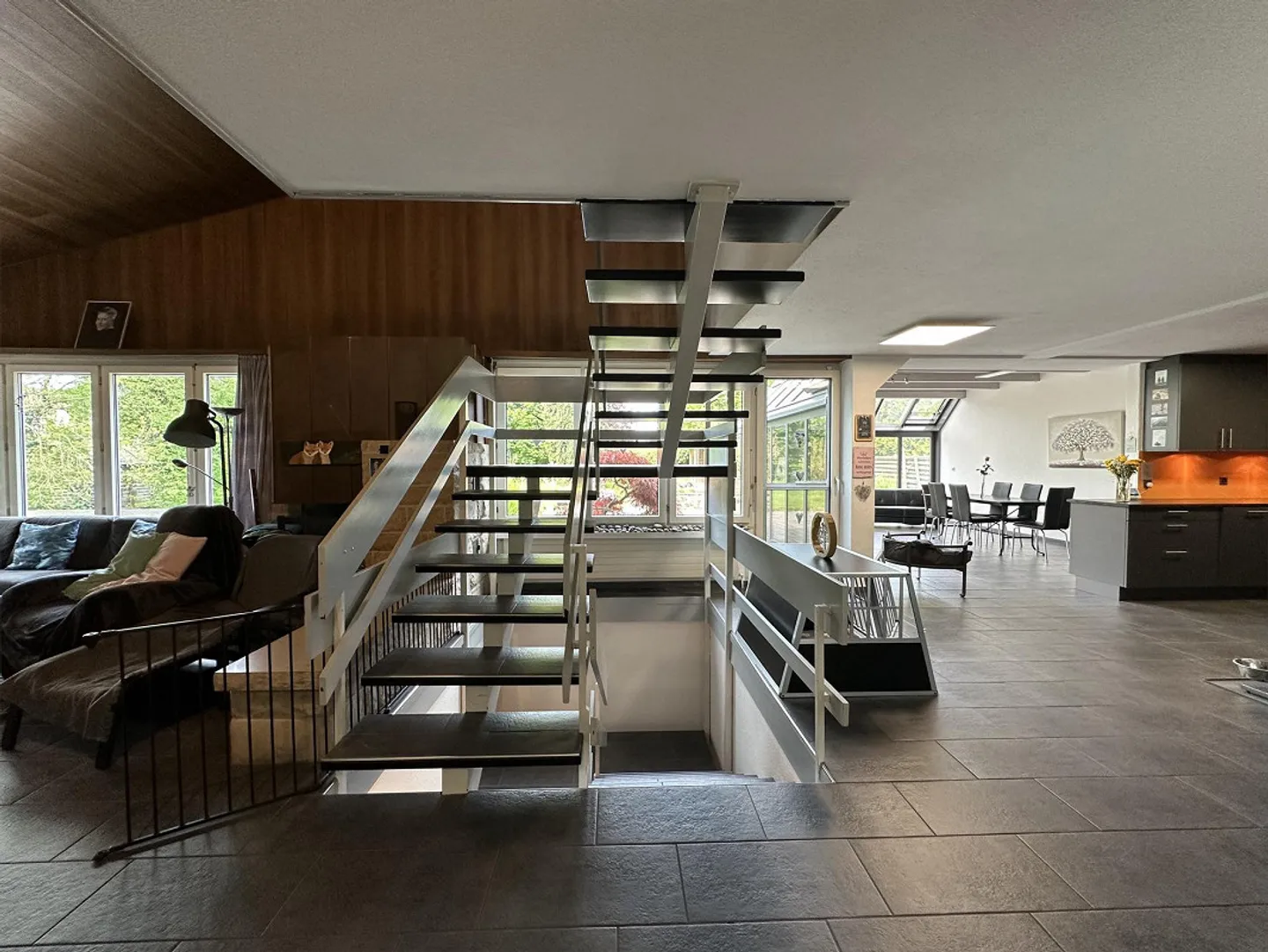 Une maison dans le vert, beaucoup de vie privée dans un emplacement central - Photo 6 sur 18