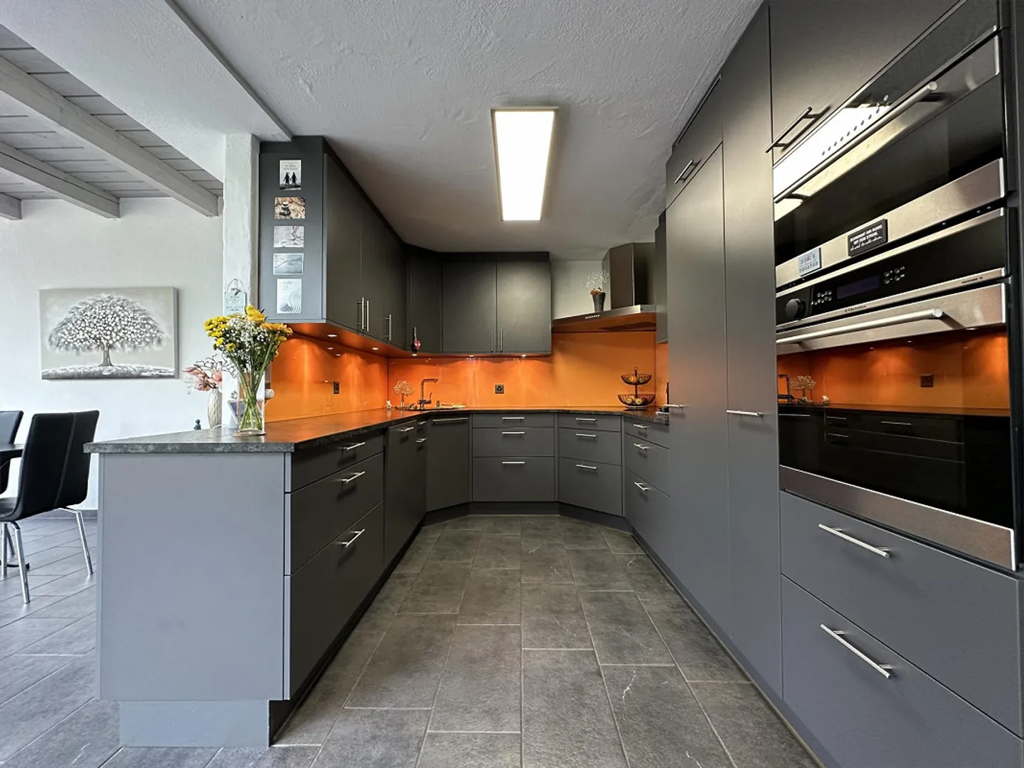 Une maison dans le vert, beaucoup de vie privée dans un emplacement central - Photo 7 sur 18