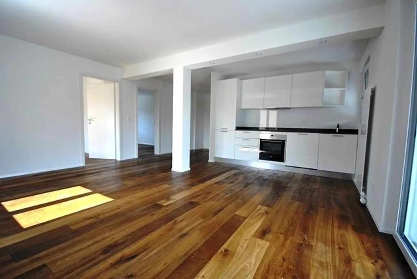 Emplacement résidentiel central, près de l'aéroport de Zurich - Photo 2 sur 7