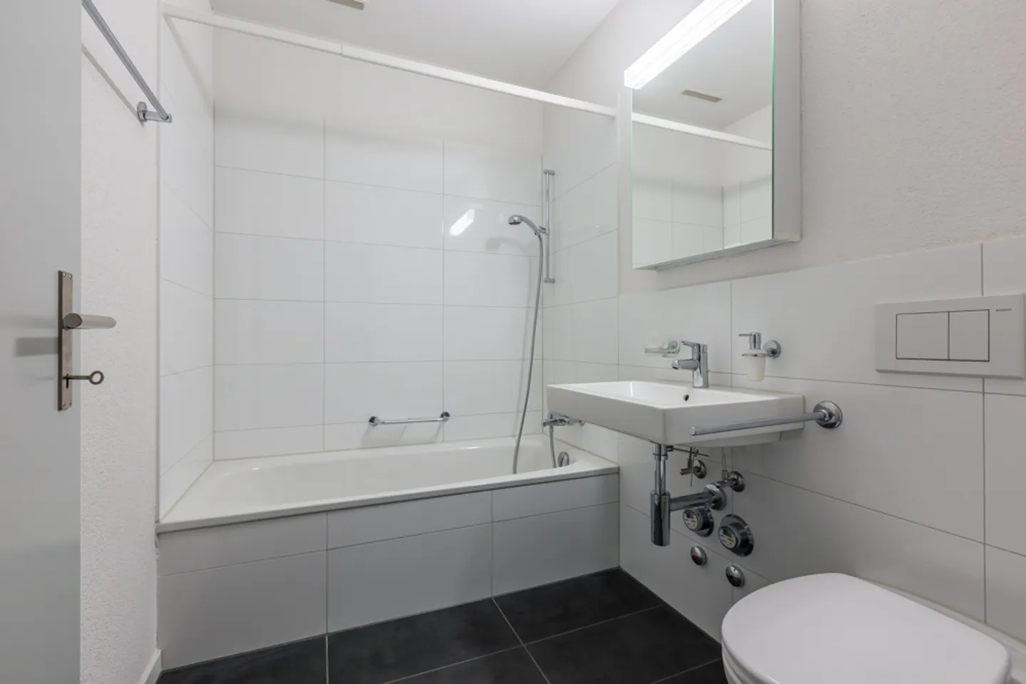 Spazioso attico direttamente sul lago! - Foto 3 di 6