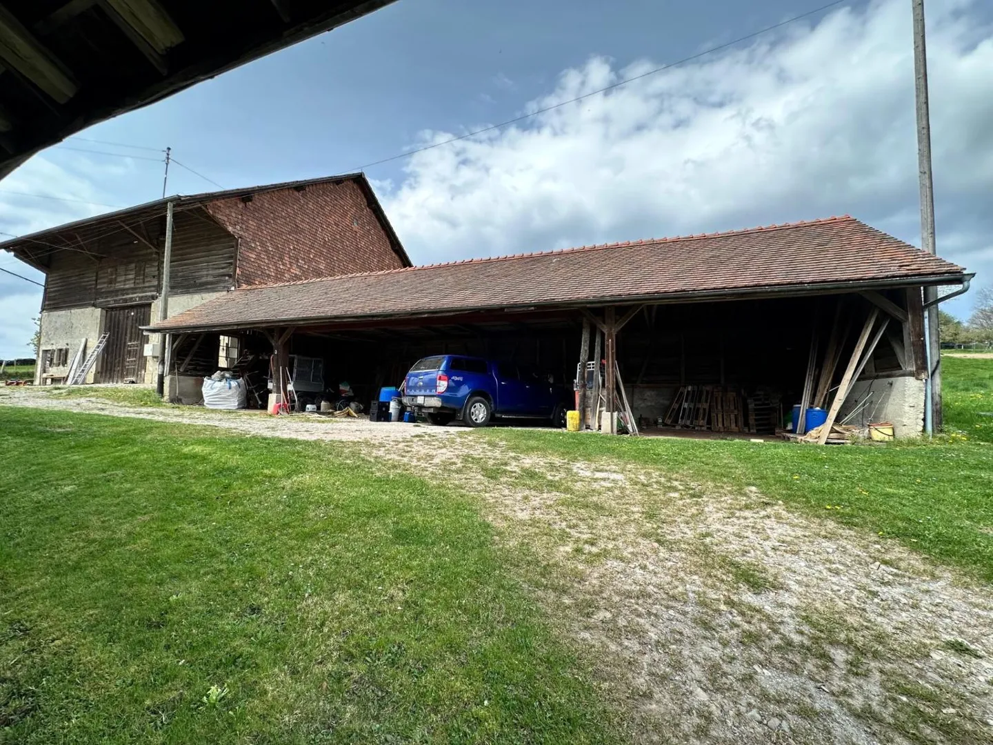 LAND WITH LARGE RURAL & COVERED TO BE TRANSFORMED INTO HOUSING OR THE GROUND FLOOR FOR AN ACTIVITY AND YOUR HOUSING ON THE UPPER FLOOR, OR SEVERAL FAMILIES? - Photo 8 of 13