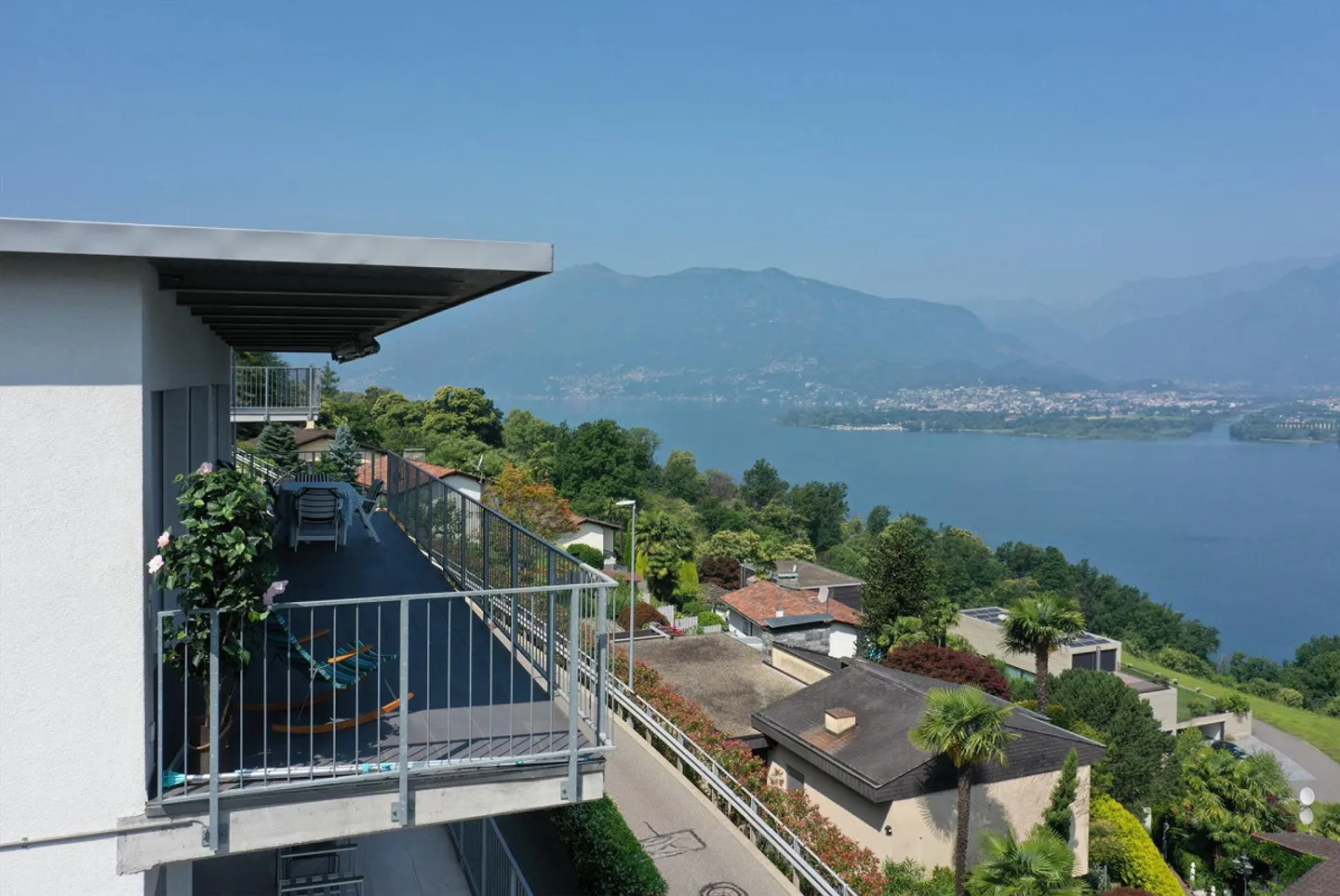 Condominio con vista magnifica sul Lago Maggiore a Vira Gambarogno - Foto 1 di 19