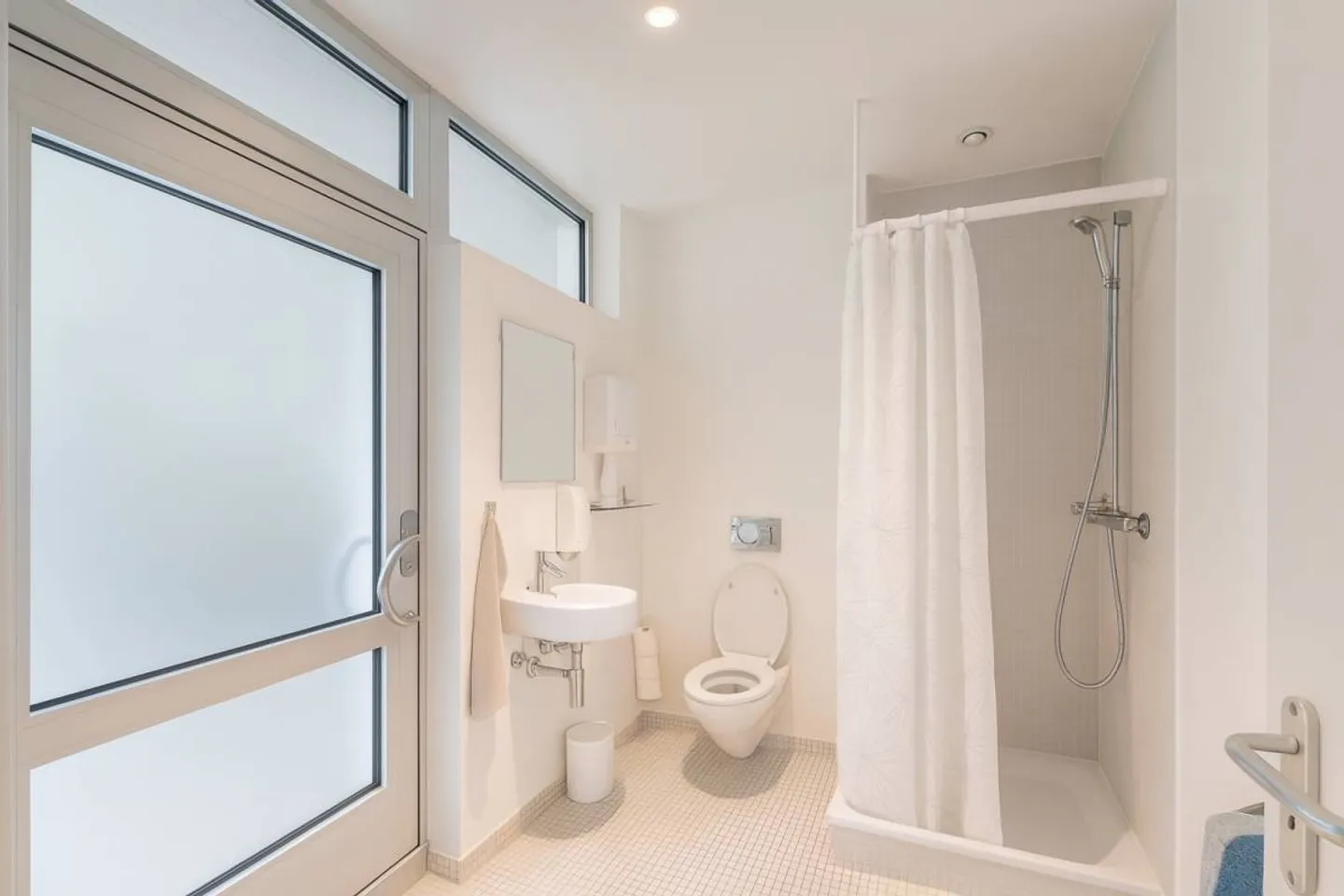 Ufficio moderno fronte lago - Foto 3 di 7