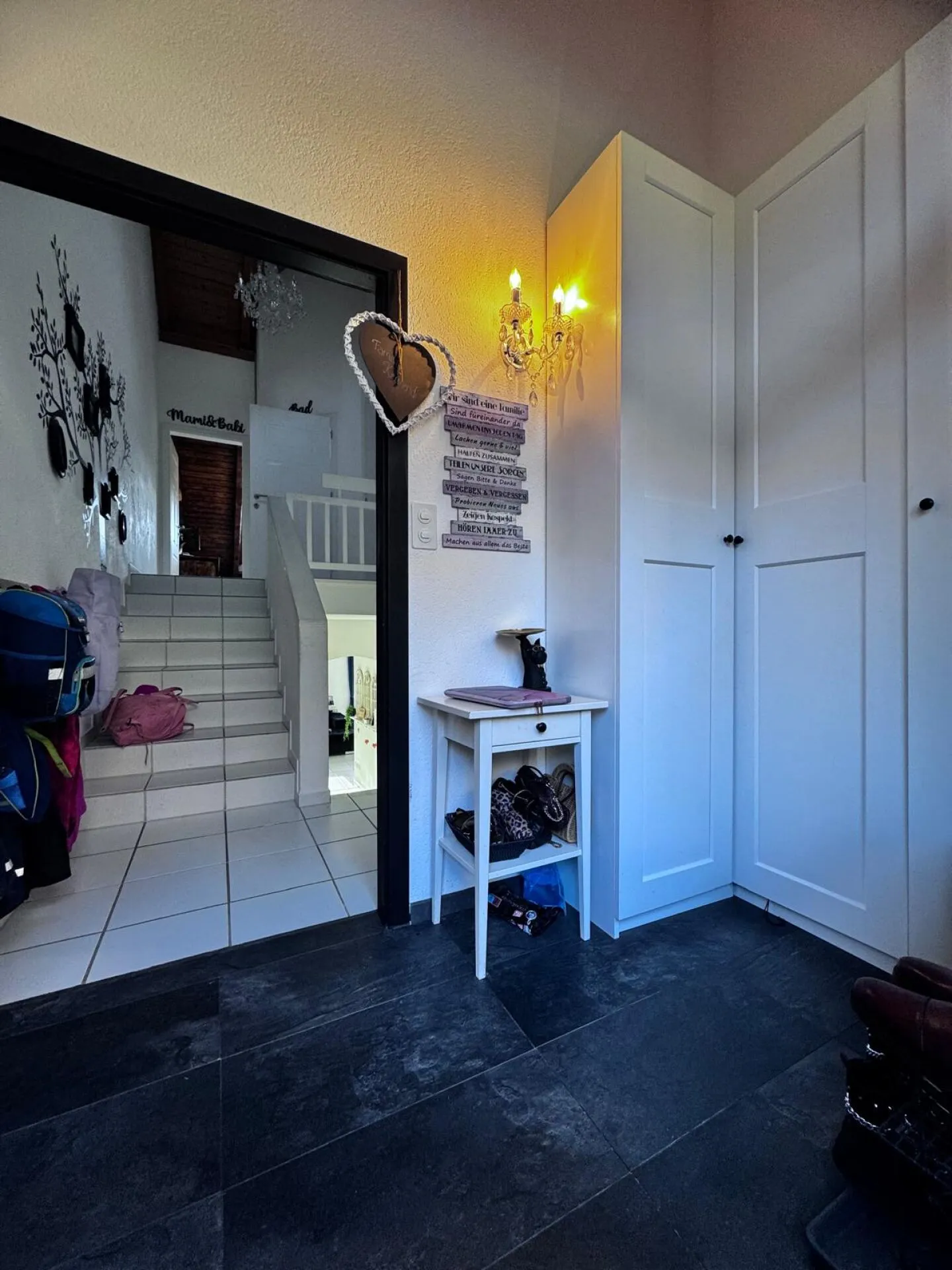 Charmantes Doppelhaus mit Ausbaupotenzial - Foto 2 von 25