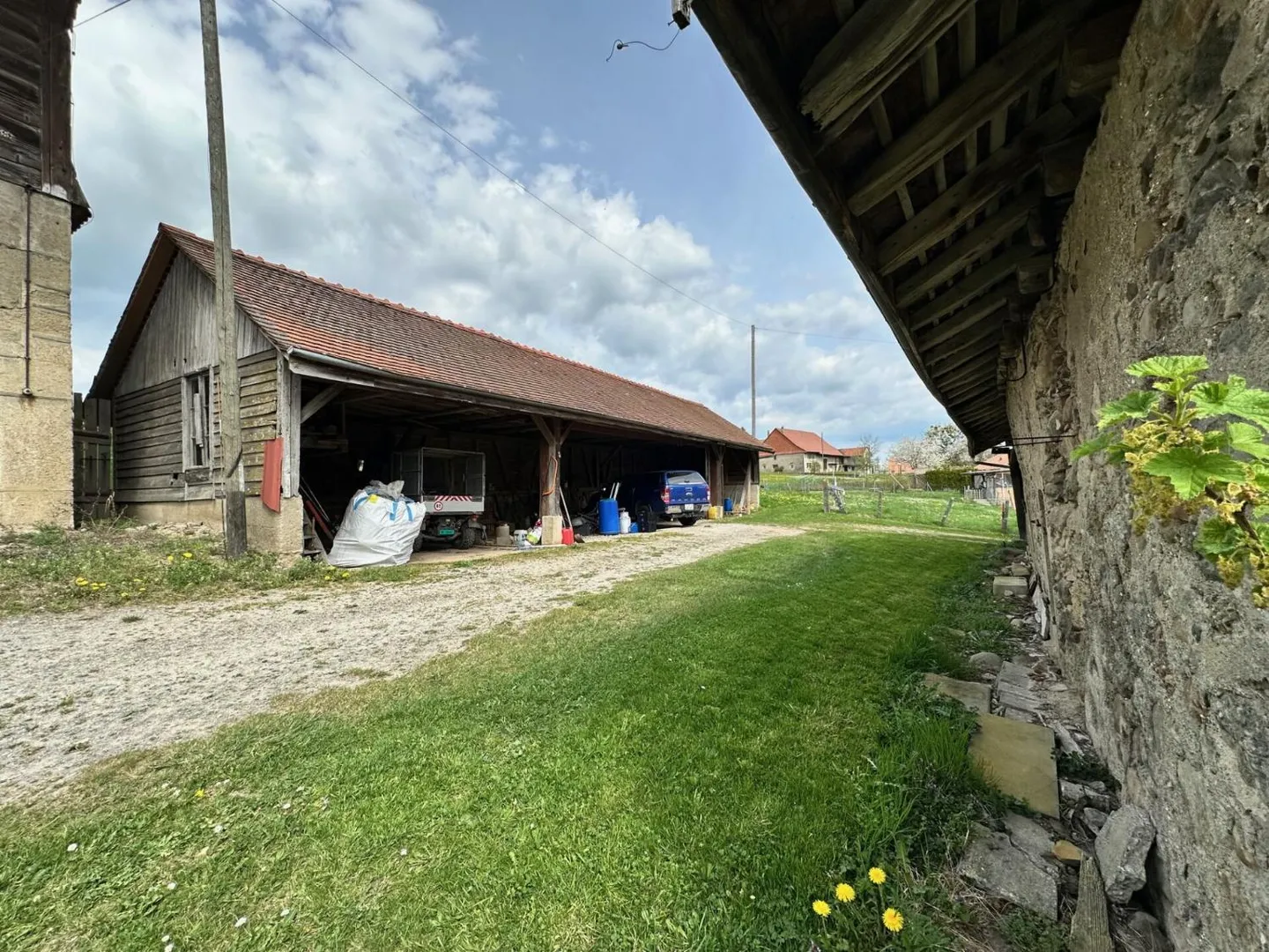 LAND WITH LARGE RURAL & COVERED TO BE TRANSFORMED INTO HOUSING OR THE GROUND FLOOR FOR AN ACTIVITY AND YOUR HOUSING ON THE UPPER FLOOR, OR SEVERAL FAMILIES? - Photo 10 of 13