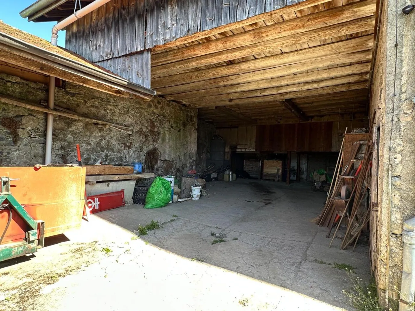 LAND WITH LARGE RURAL & COVERED TO BE TRANSFORMED INTO HOUSING OR THE GROUND FLOOR FOR AN ACTIVITY AND YOUR HOUSING ON THE UPPER FLOOR, OR SEVERAL FAMILIES? - Photo 13 of 13