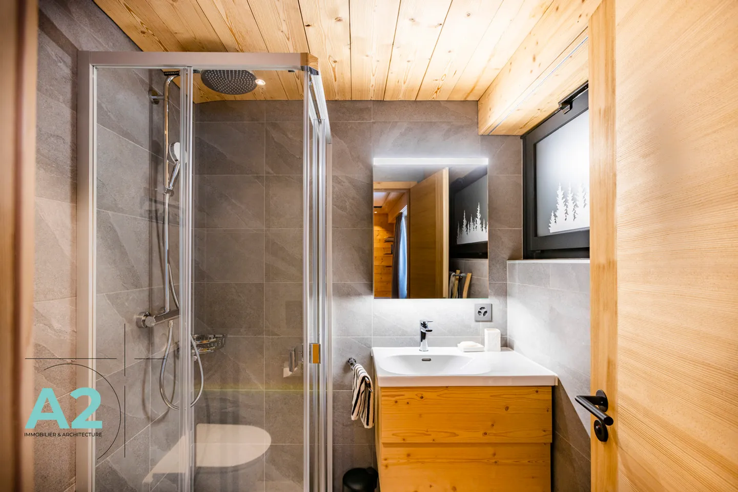 Magnificent 4.5 room apartment fully renovated at the foot of the ski slopes - Photo 14 of 22