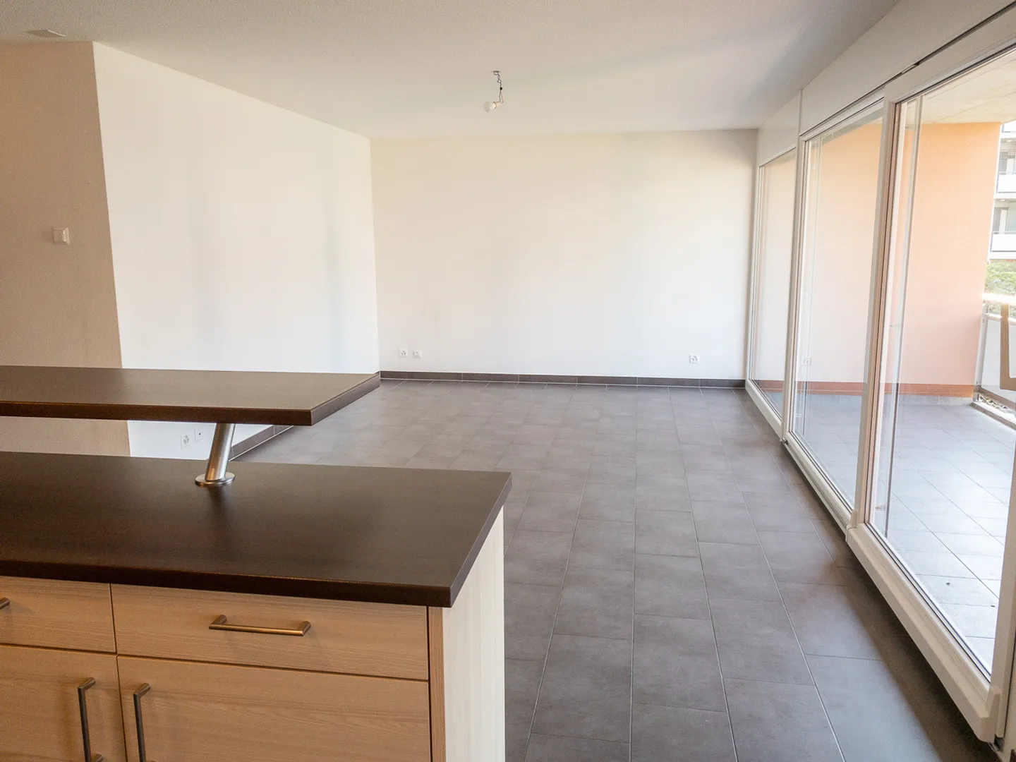 Superb 4.5 room bright apartment with balcony - Conthey - Photo 3 of 14
