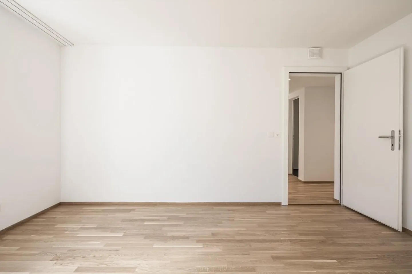 Moderne Wohnung mit verglastem Balkon - Foto 13 von 13