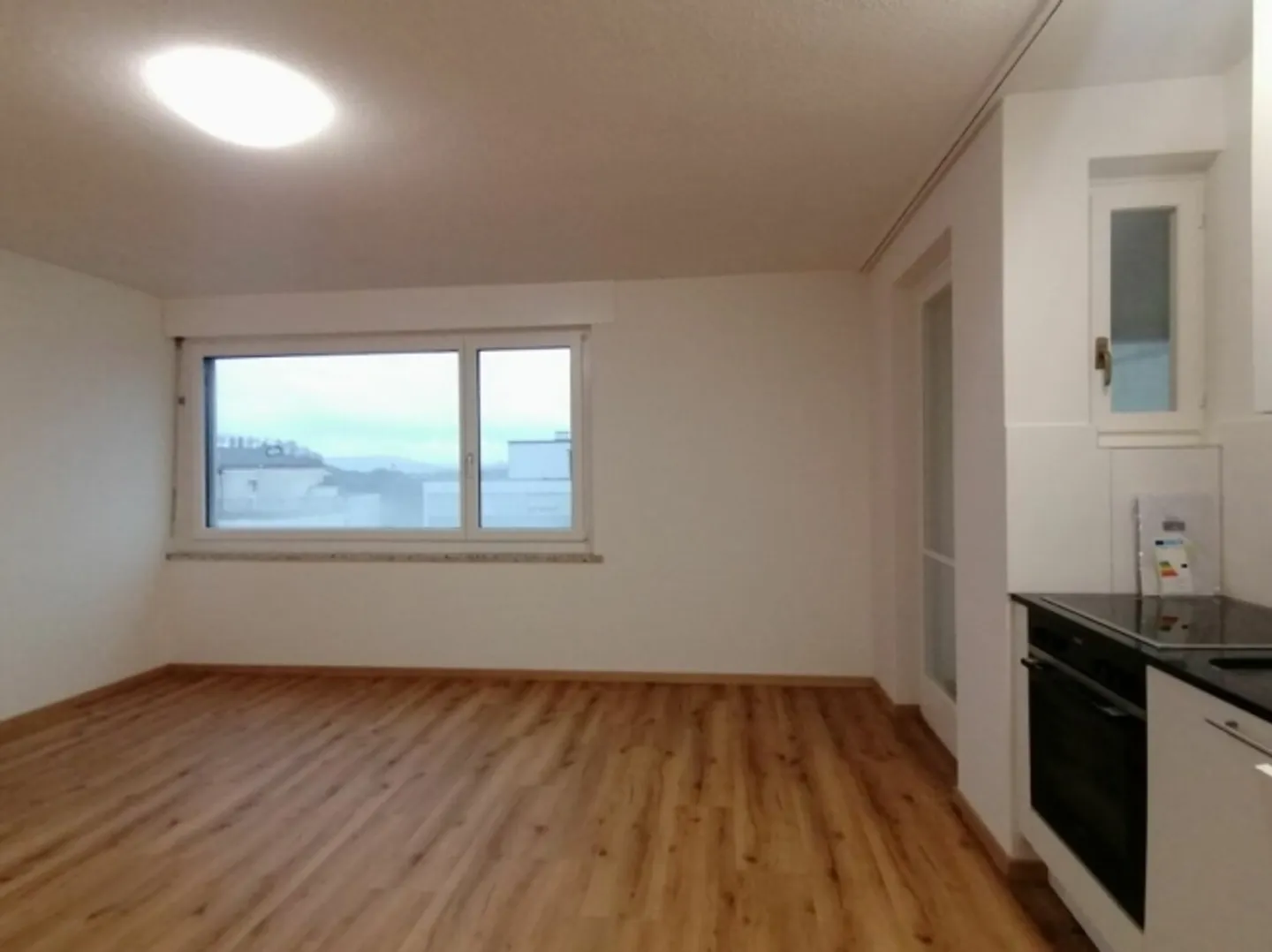 Appartement rénové - Photo 3 sur 7