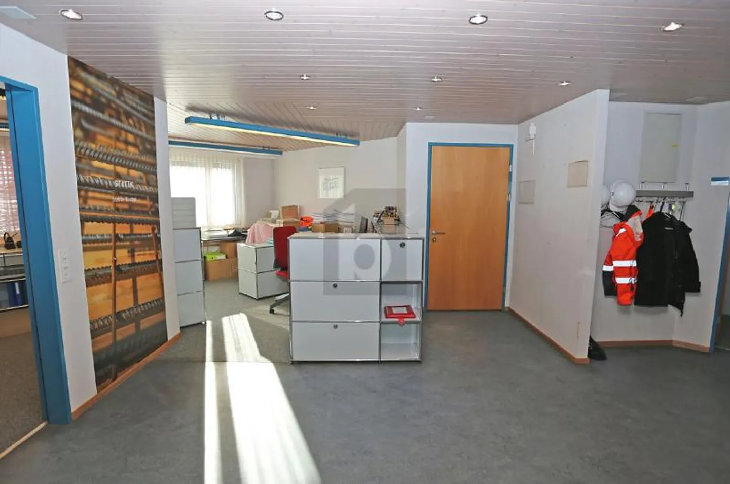 Office space for rent - Photo 3 of 6